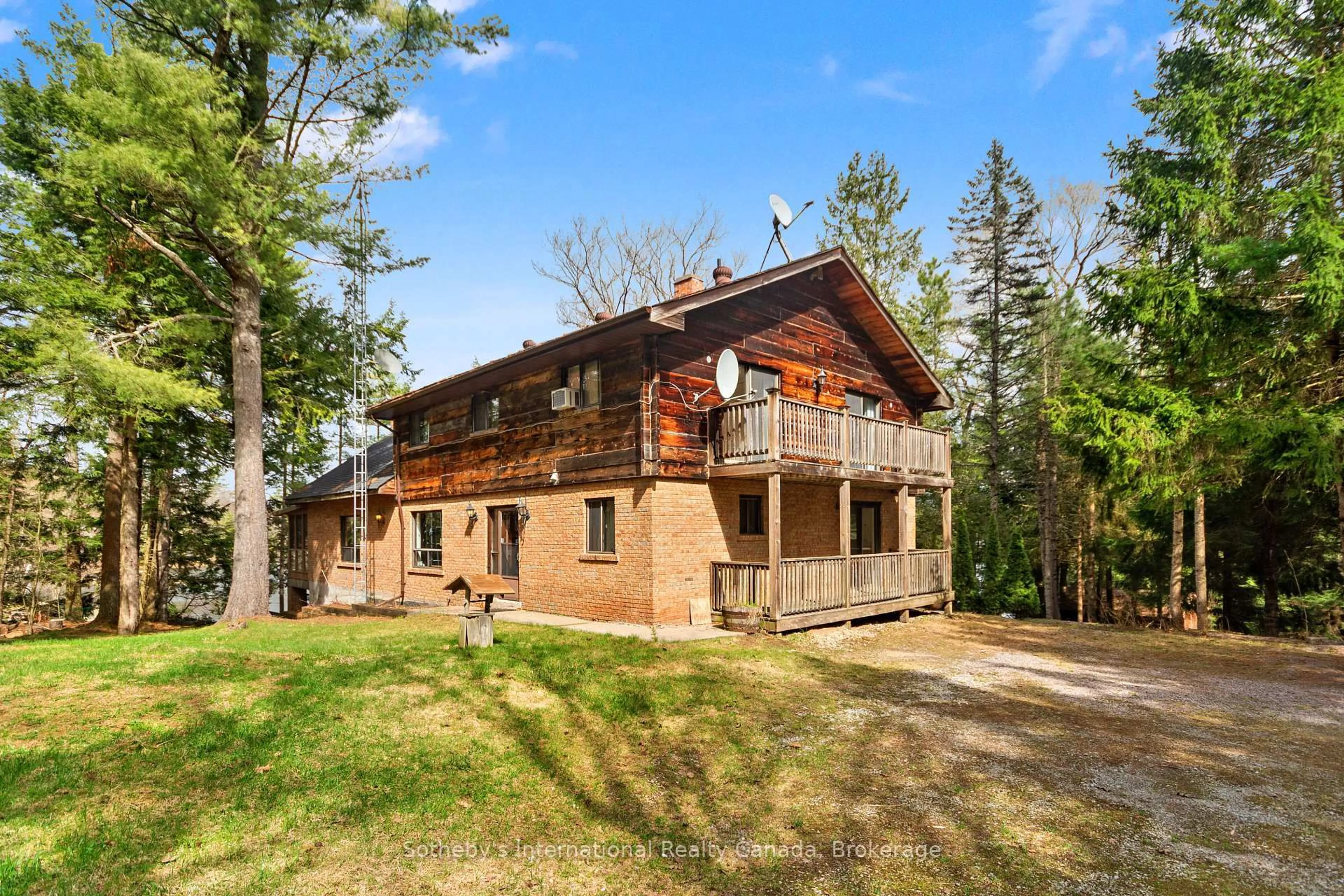 A pic from outside/outdoor area/front of a property/back of a property/a pic from drone, unknown for 88 Causeway Rd, Georgian Bay Ontario L0K 1S0