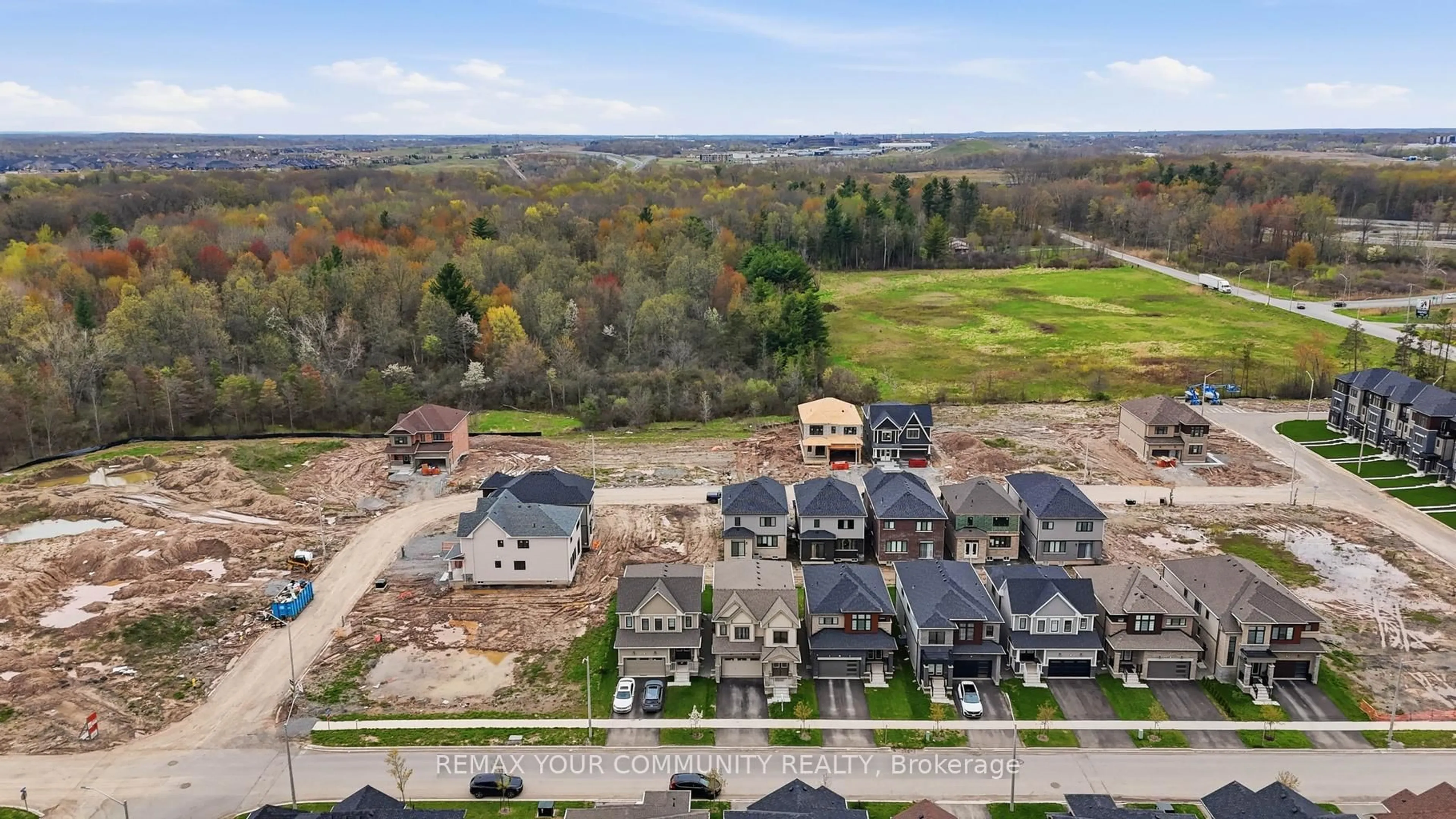 A pic from outside/outdoor area/front of a property/back of a property/a pic from drone, unknown for 106 Higgins Ave, Thorold Ontario L3B 0K8