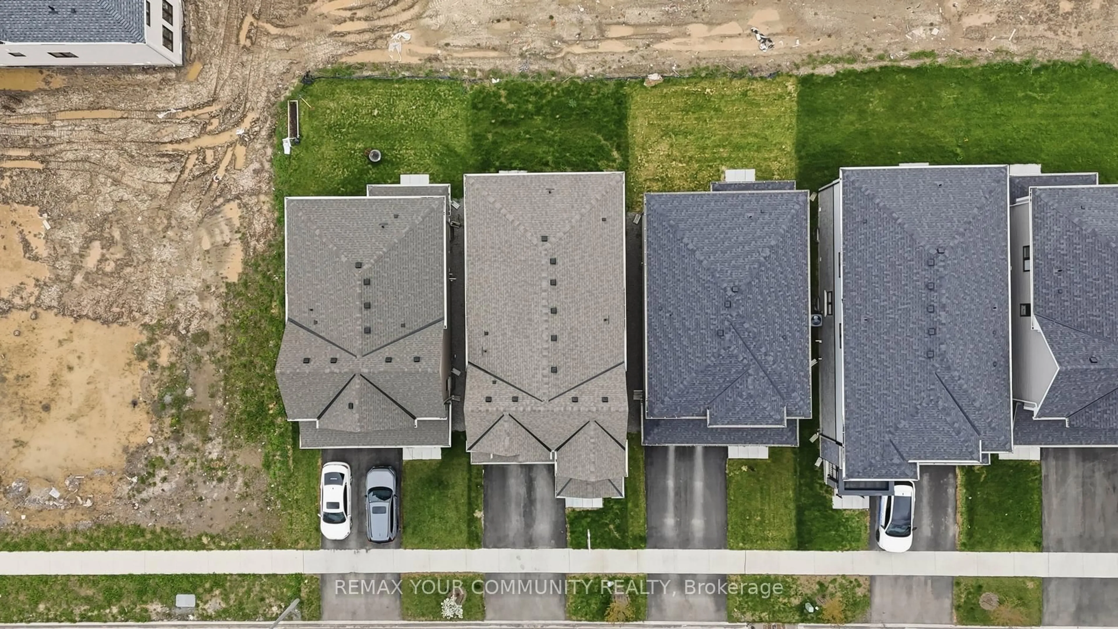 A pic from outside/outdoor area/front of a property/back of a property/a pic from drone, street for 106 Higgins Ave, Thorold Ontario L3B 0K8
