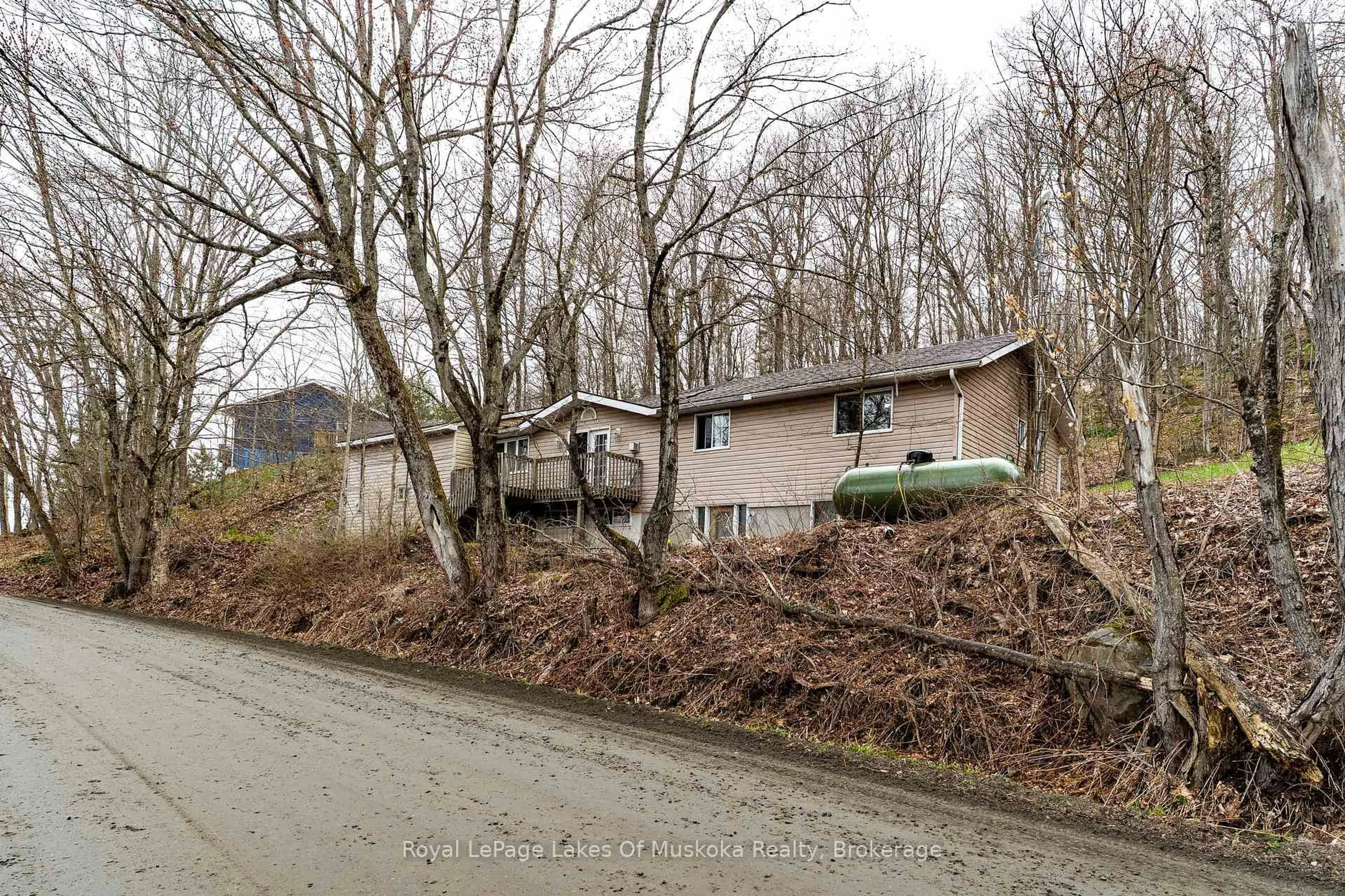 Unknown for 88 North Deer Lake Rd, Huntsville Ontario P0B 1L0