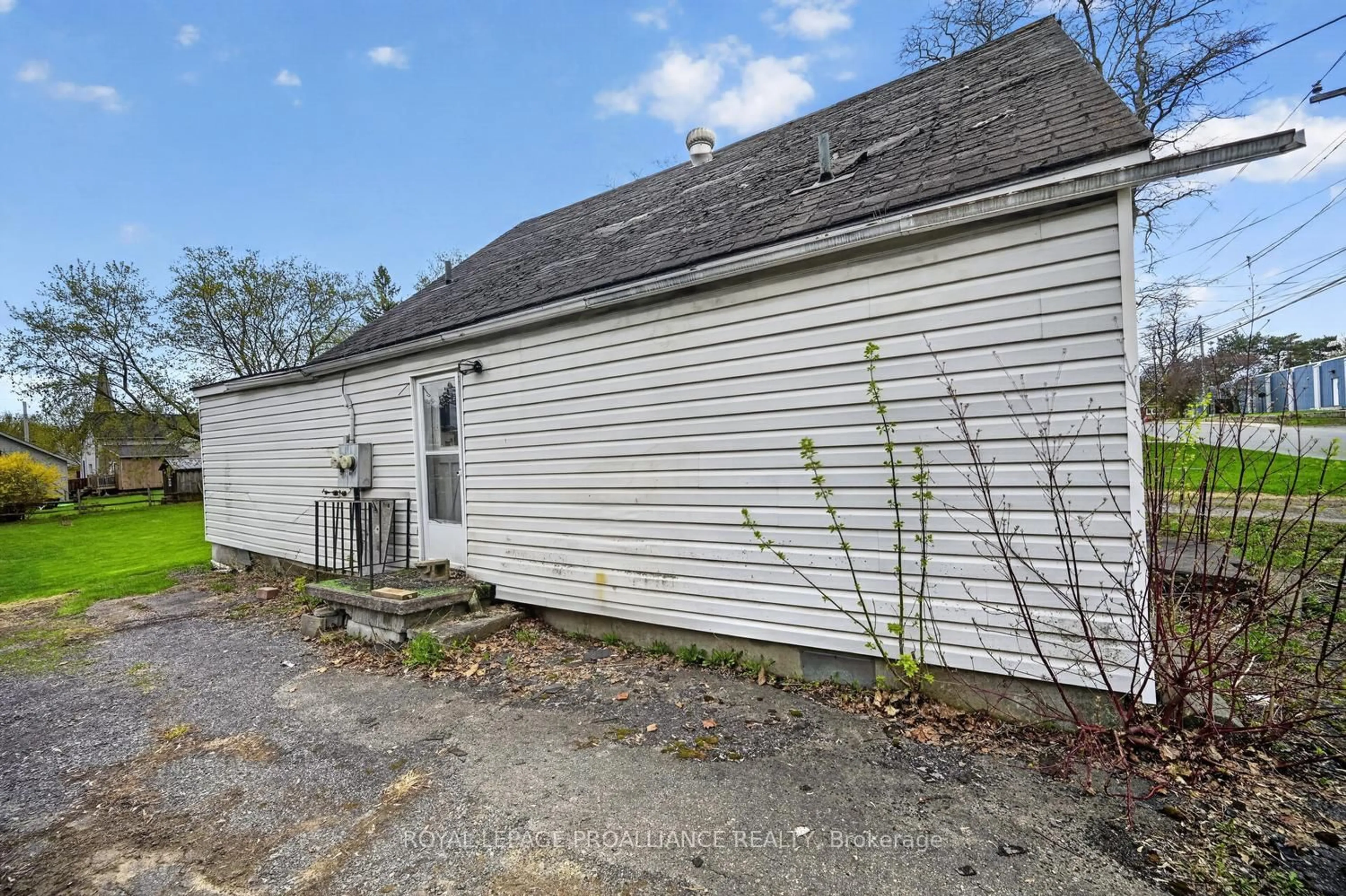 Shed for 189 Wood St, Prescott Ontario K0E 1T0