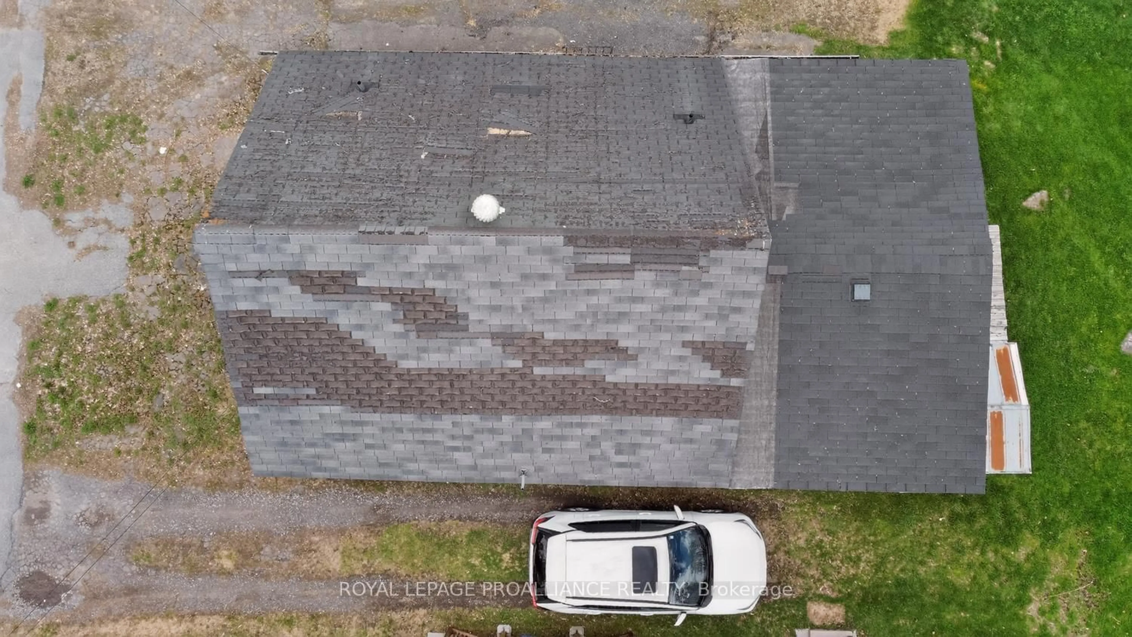 A pic from outside/outdoor area/front of a property/back of a property/a pic from drone, building for 189 Wood St, Prescott Ontario K0E 1T0