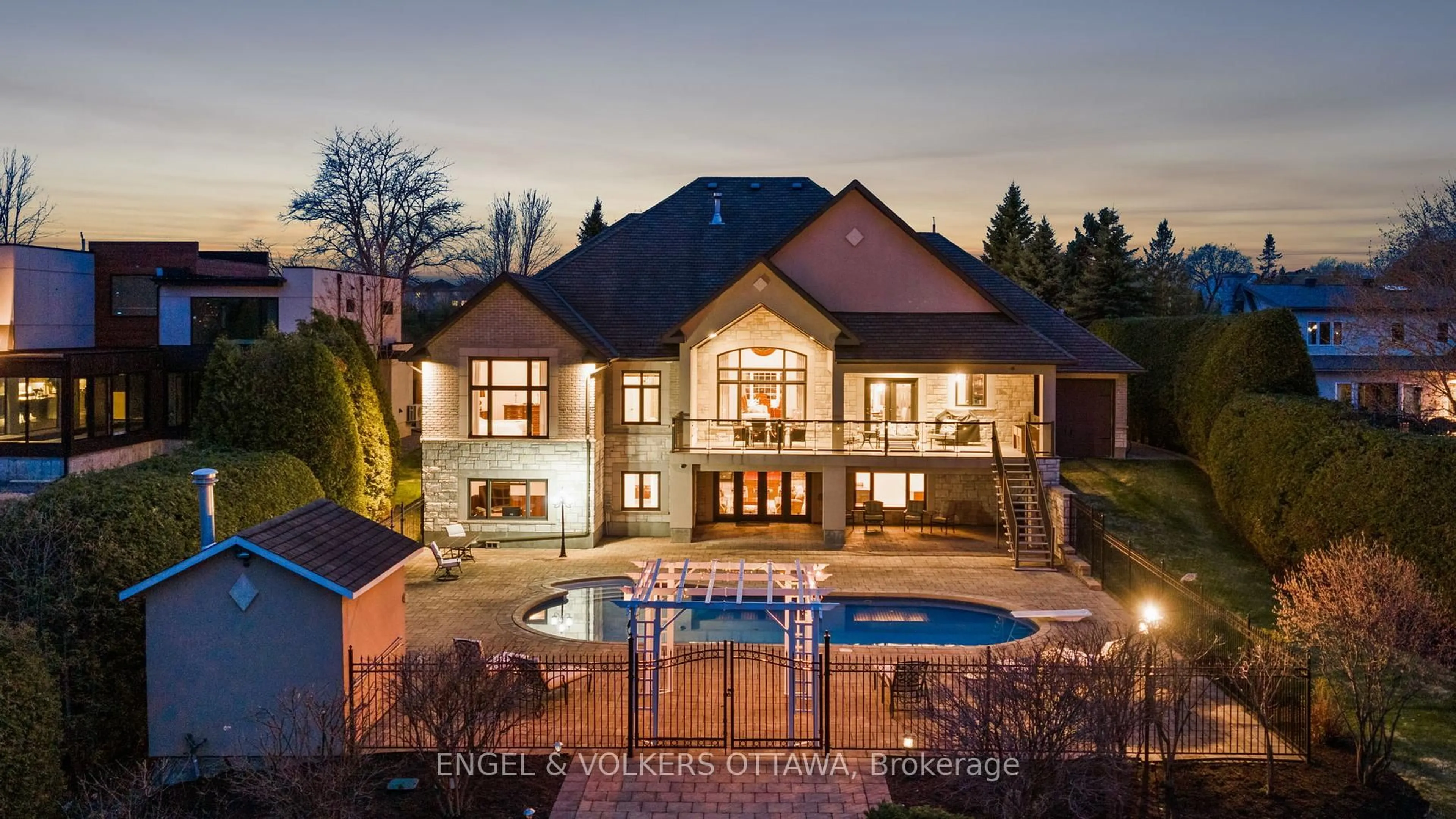 A pic from outside/outdoor area/front of a property/back of a property/a pic from drone, water/lake/river/ocean view for 25 Winding Way, Ottawa Ontario K2C 3H1