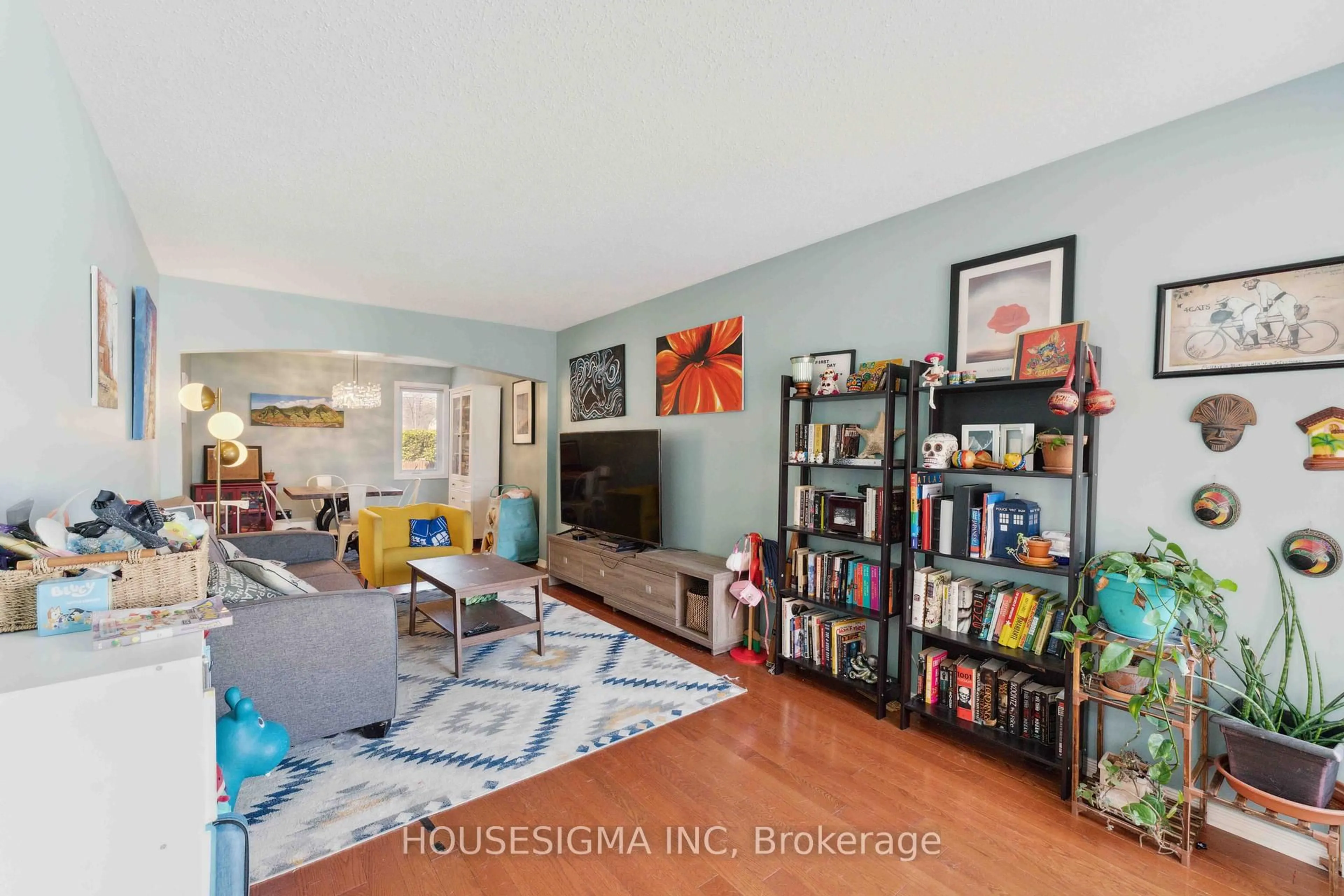 Living room with furniture, unknown for 1278 Gregory Crt, Ottawa Ontario K1J 9B2