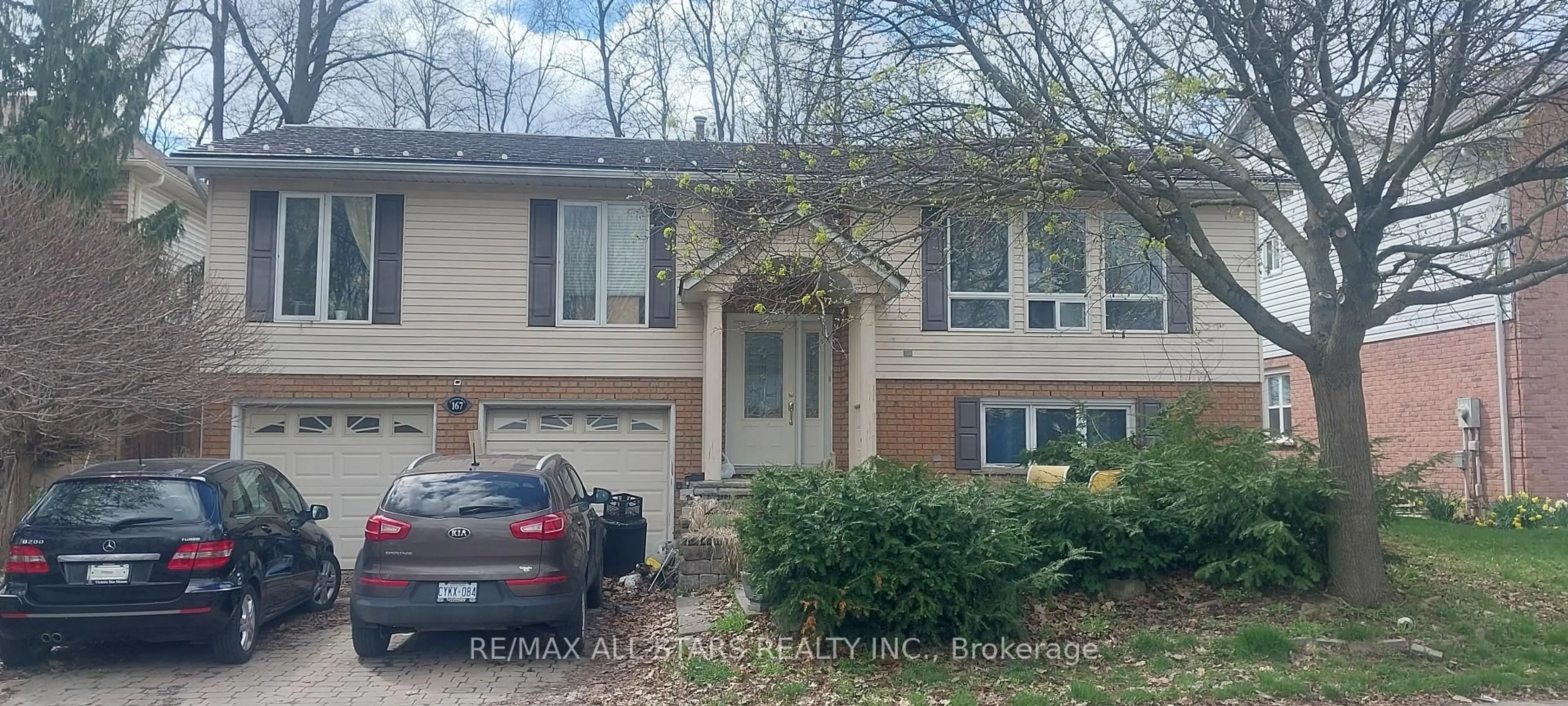 Home with vinyl exterior material, street for 167 Williamson Dr, Haldimand Ontario N3W 1A5