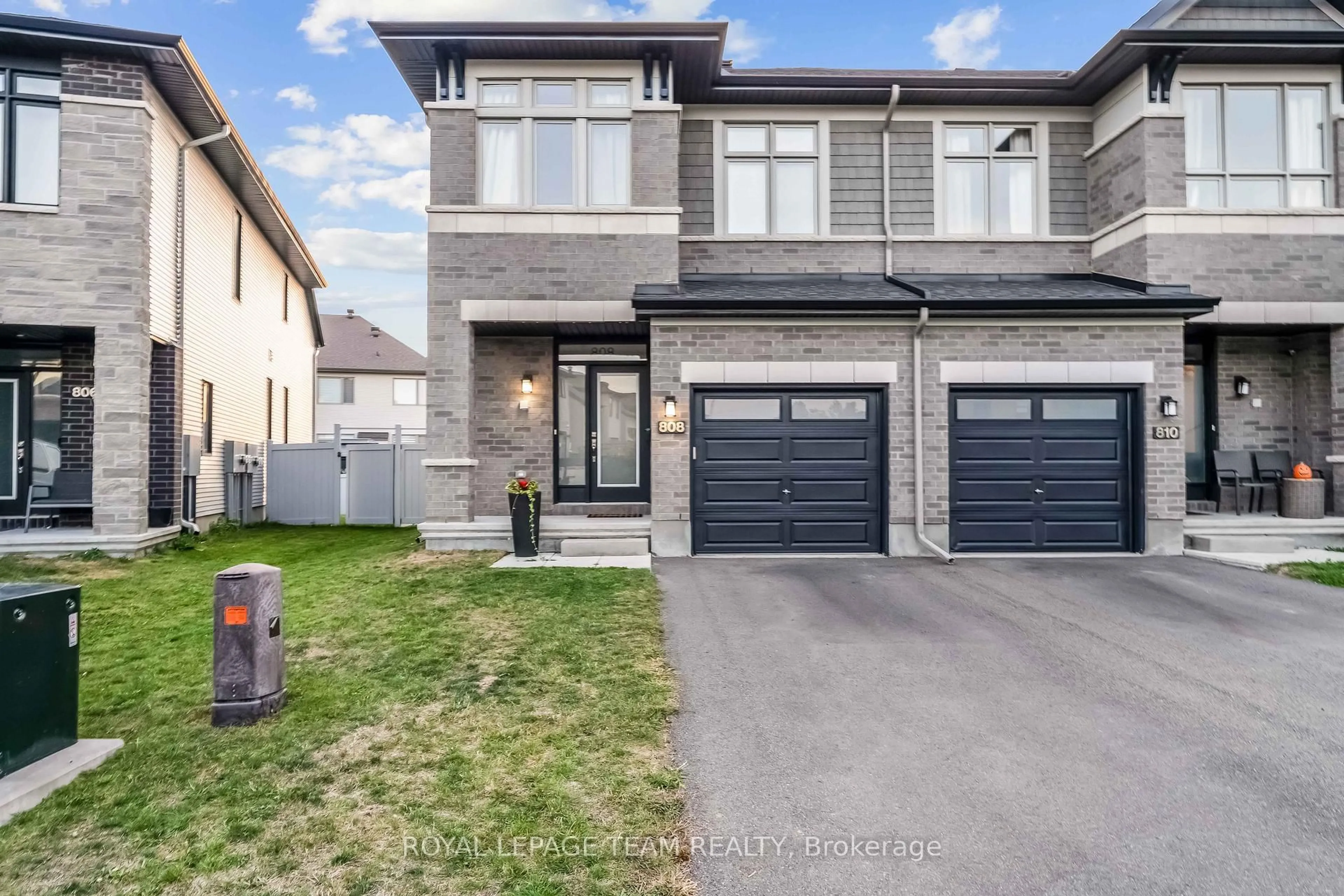 Home with brick exterior material, street for 808 Chipping Circ, Ottawa Ontario K4M 0E7