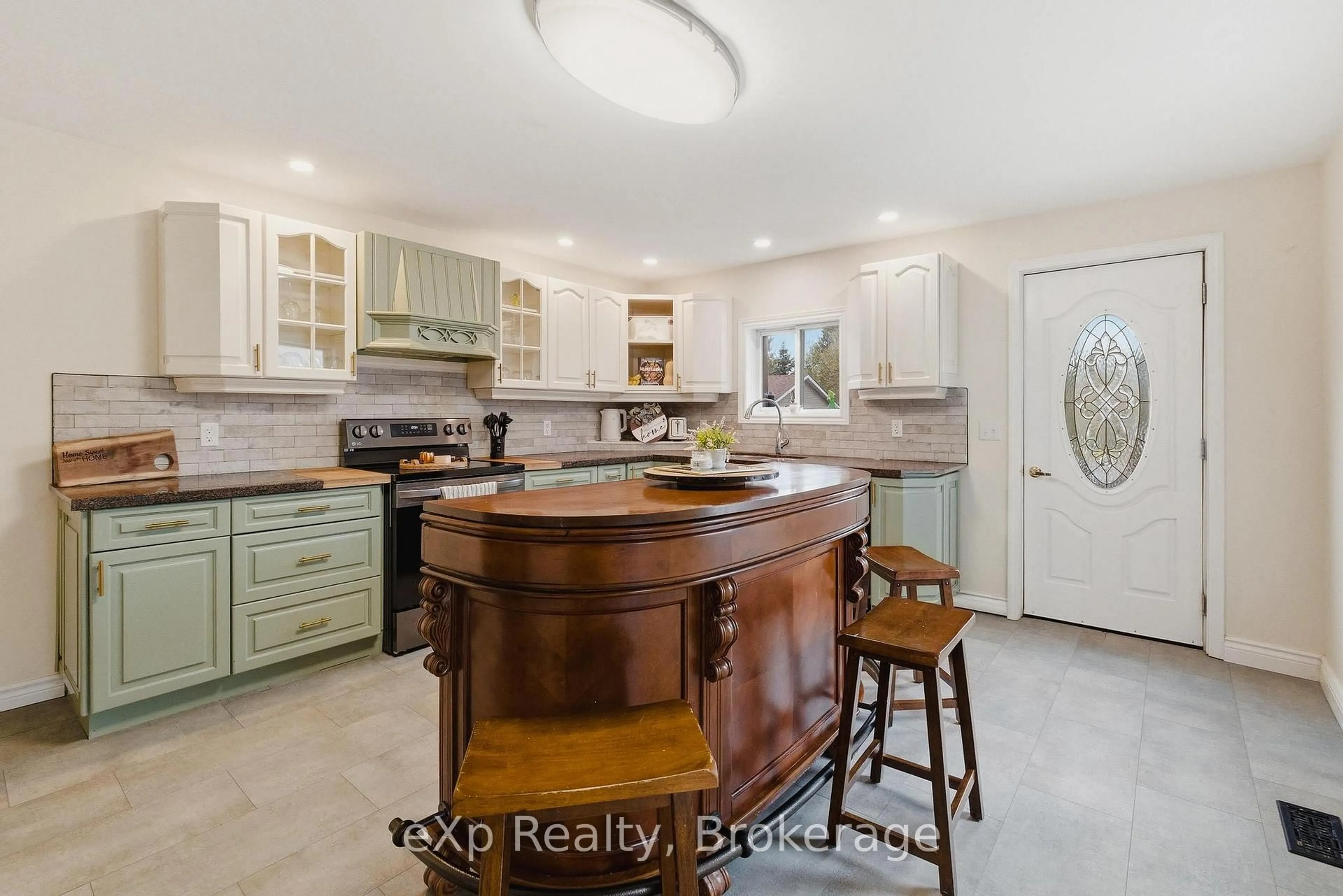 Open concept kitchen, ceramic/tile floor for 668 Garafraxa St, West Grey Ontario N0G 1R0