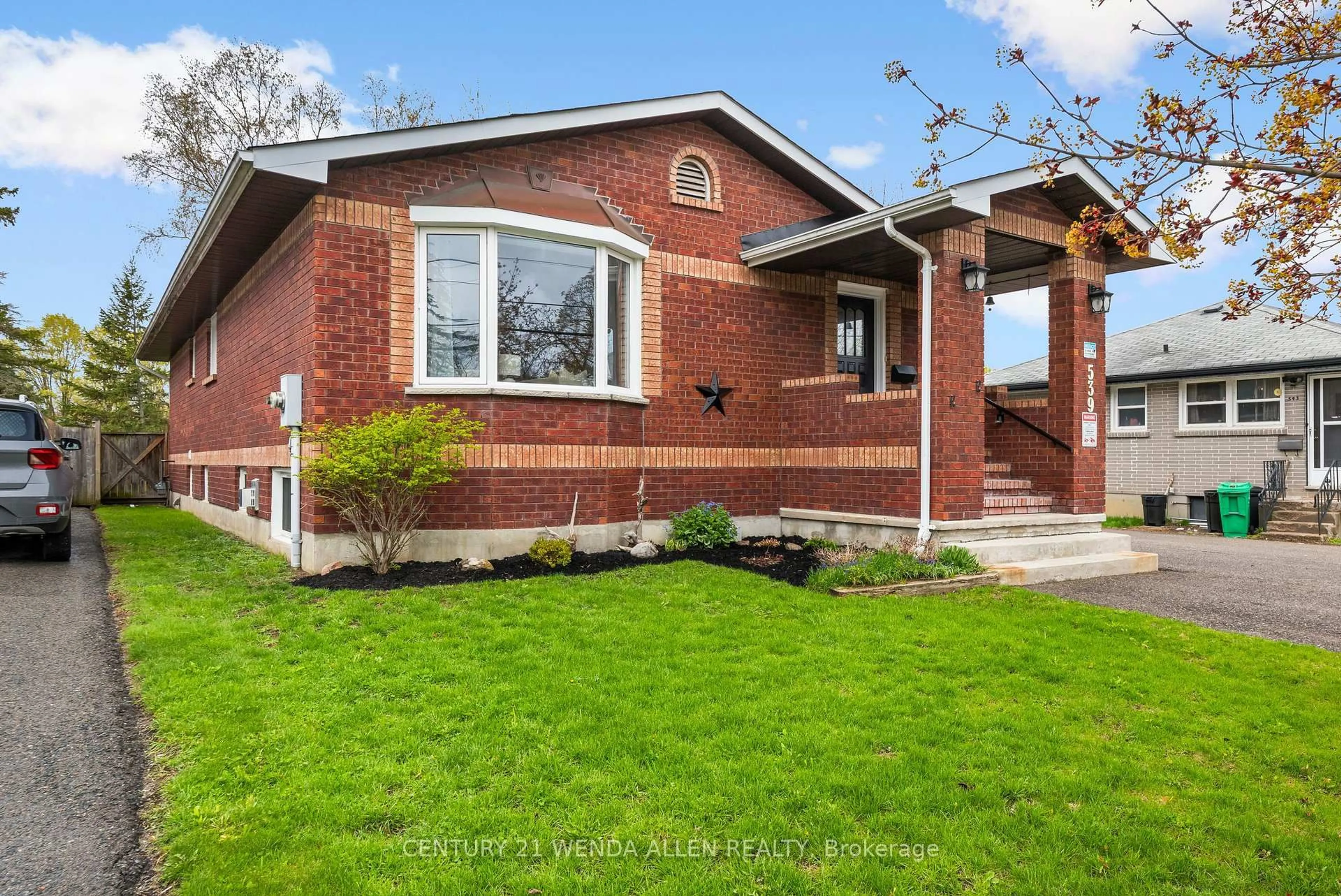 Home with brick exterior material, street for 539 Monaghan Rd, Peterborough Ontario K9J 5H6