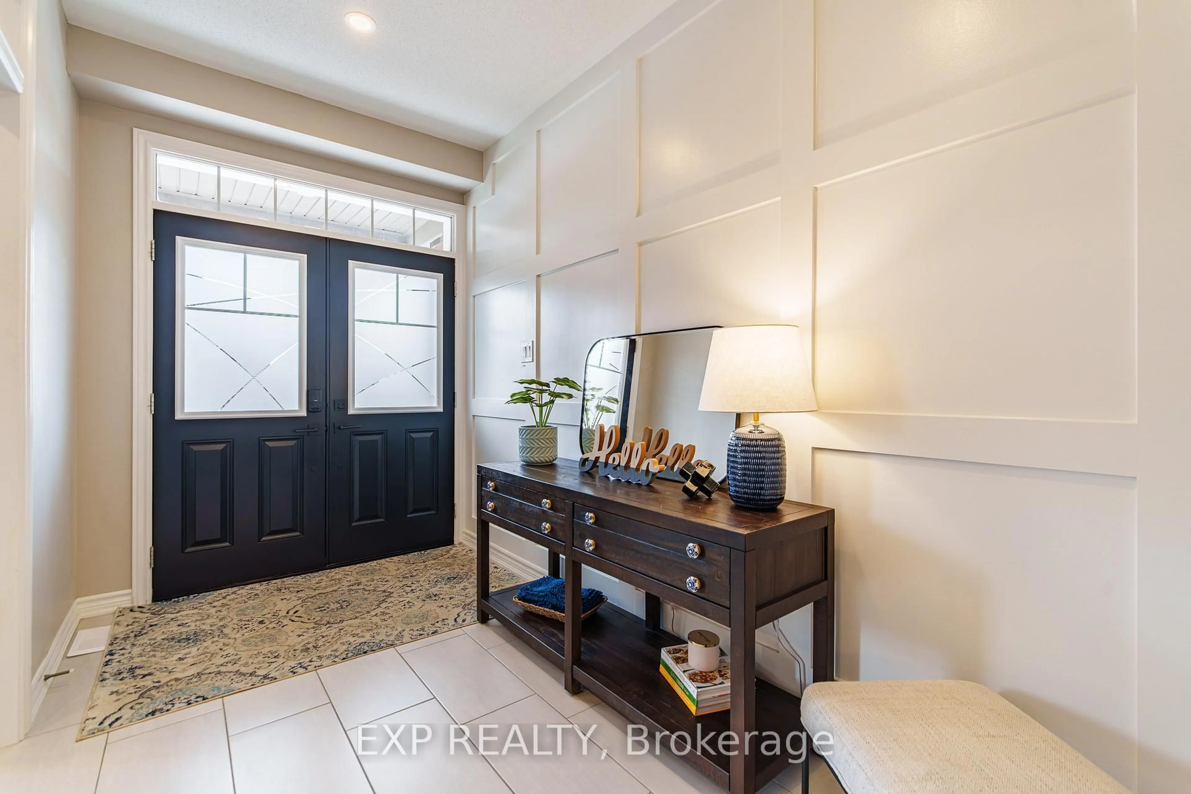 Indoor entryway for 840 Stallion Cres, Ottawa Ontario K2S 0Y6