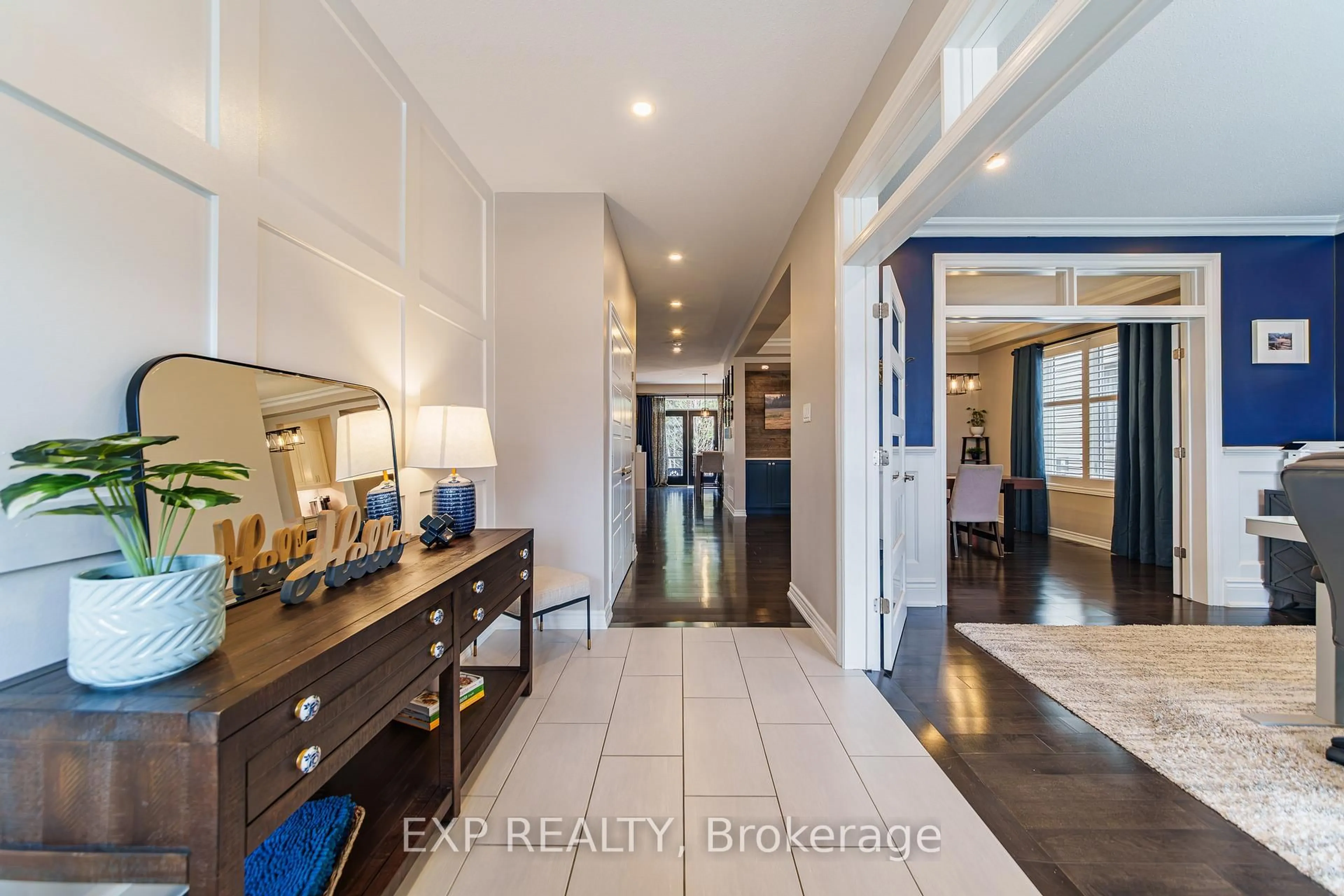 Indoor entryway for 840 Stallion Cres, Ottawa Ontario K2S 0Y6
