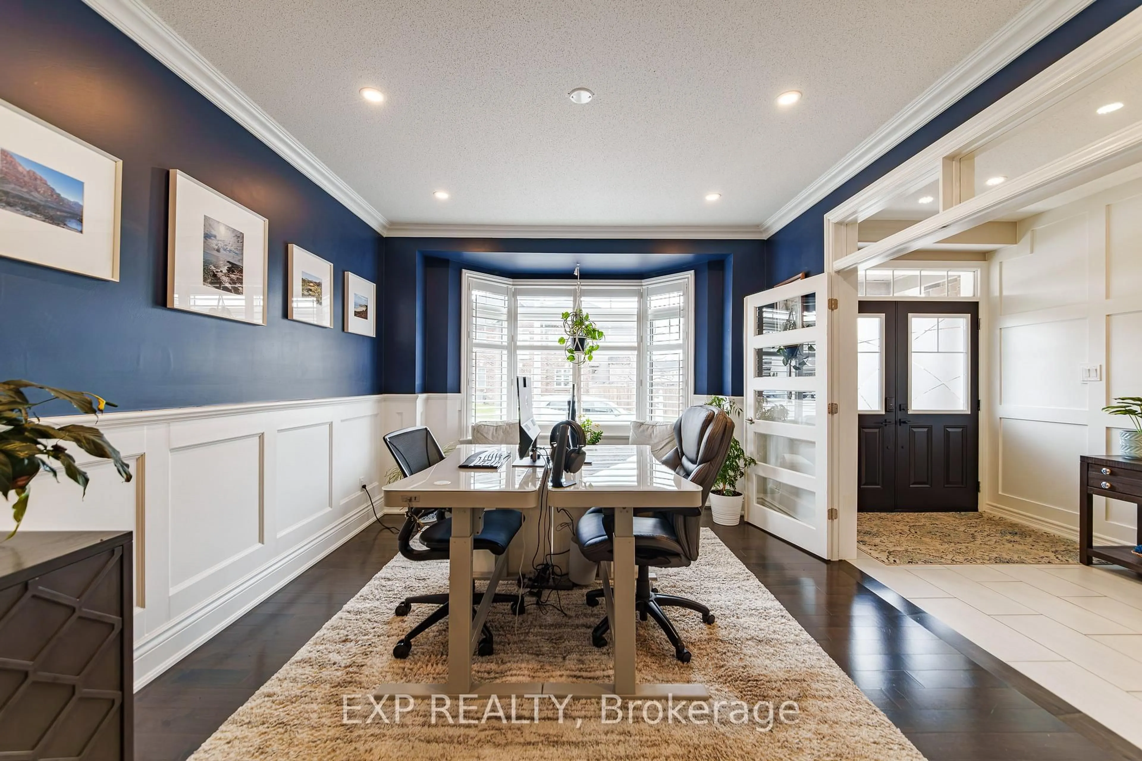 Dining room, wood/laminate floor for 840 Stallion Cres, Ottawa Ontario K2S 0Y6