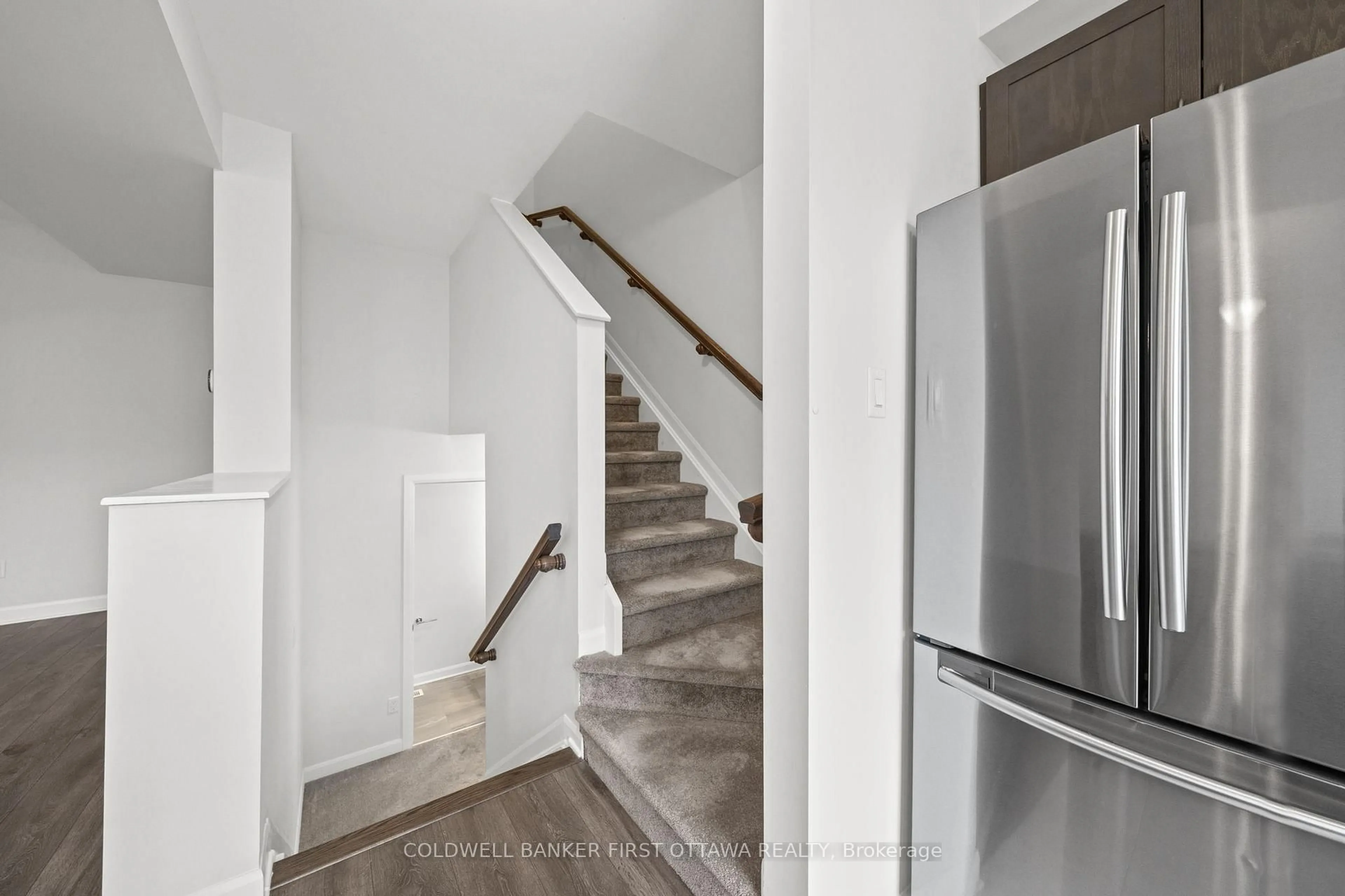 Stairs for 511 Clemency Cres, Ottawa Ontario K2J 6R7