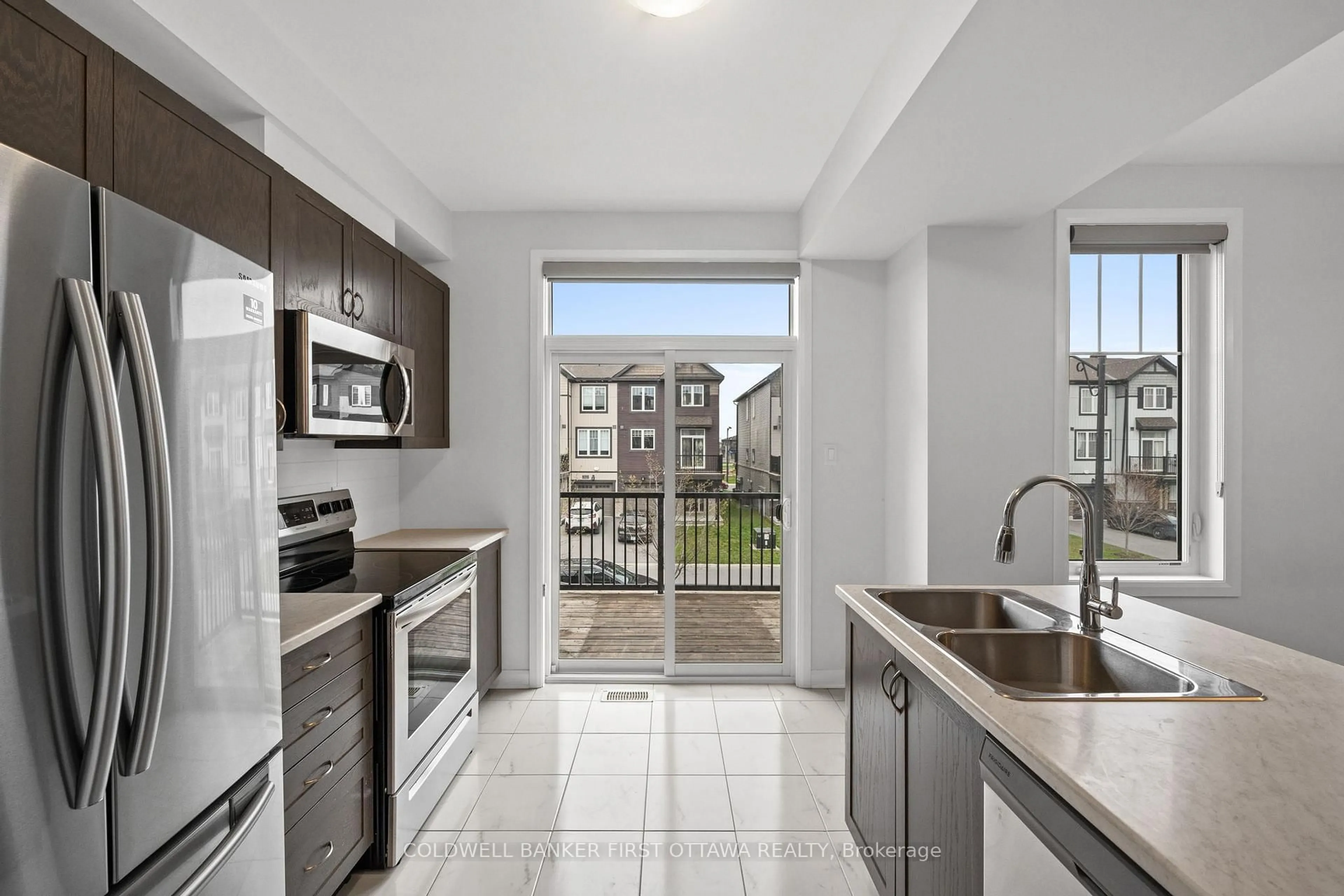 Standard kitchen, unknown for 511 Clemency Cres, Ottawa Ontario K2J 6R7