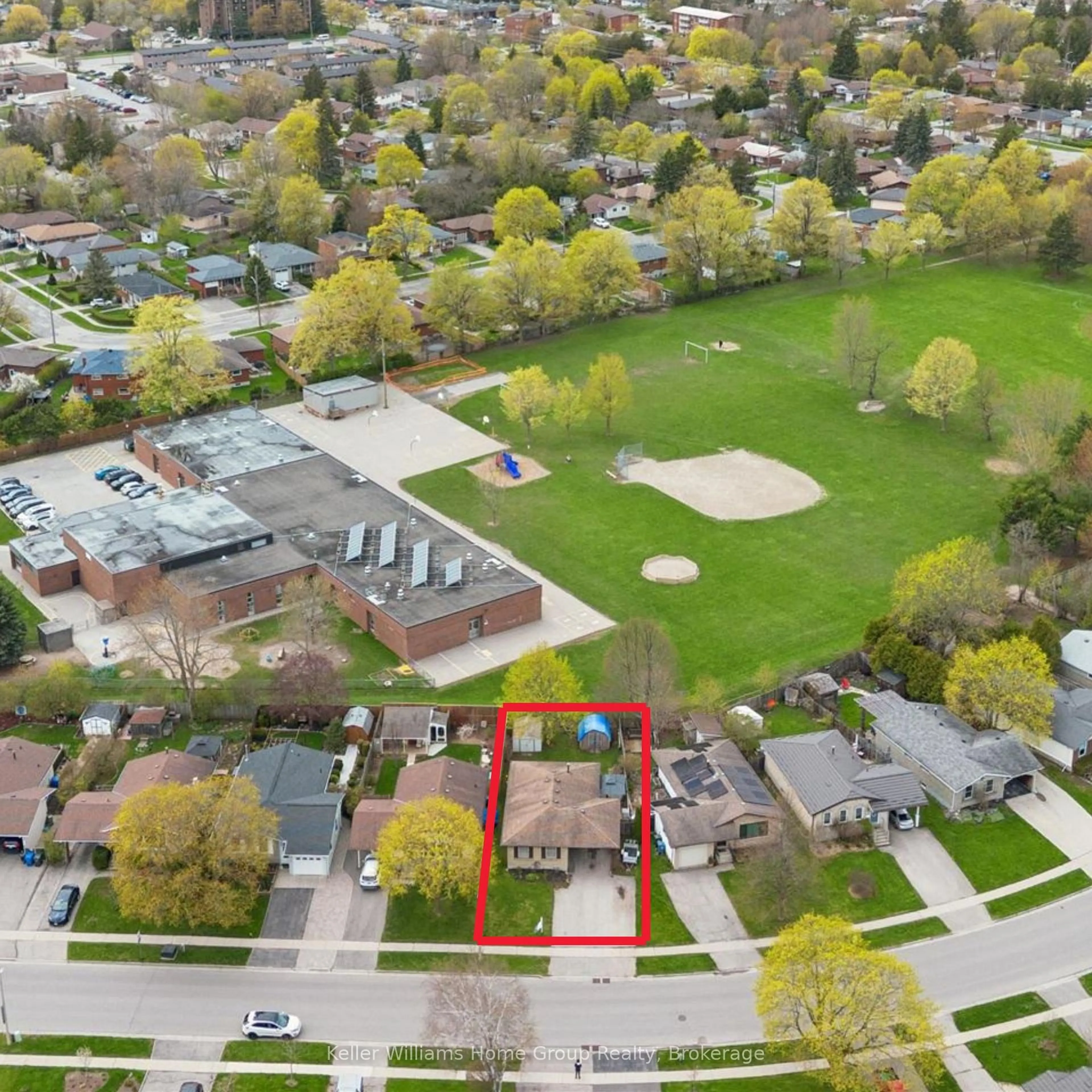 A pic from outside/outdoor area/front of a property/back of a property/a pic from drone, street for 14 Muskoka Dr, Guelph Ontario N1E 3M7