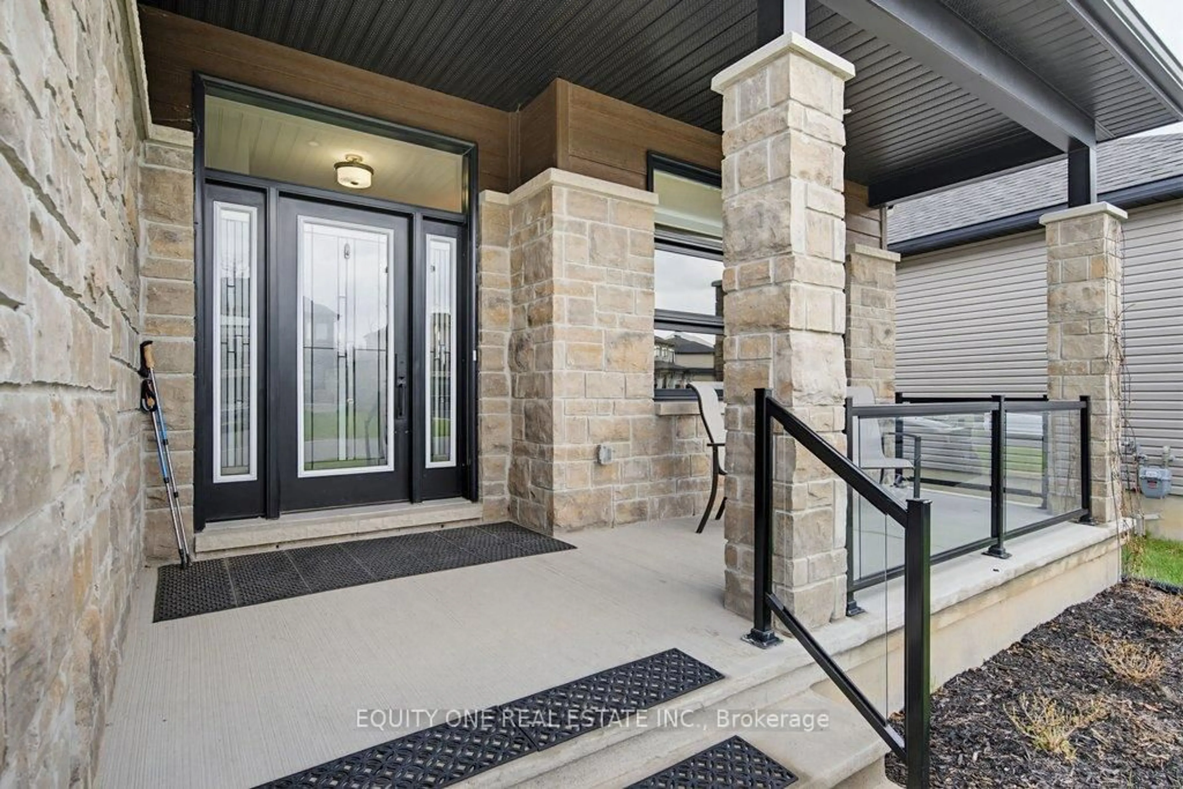 Indoor entryway for 645 Conservation St, Casselman Ontario K0A 1M0