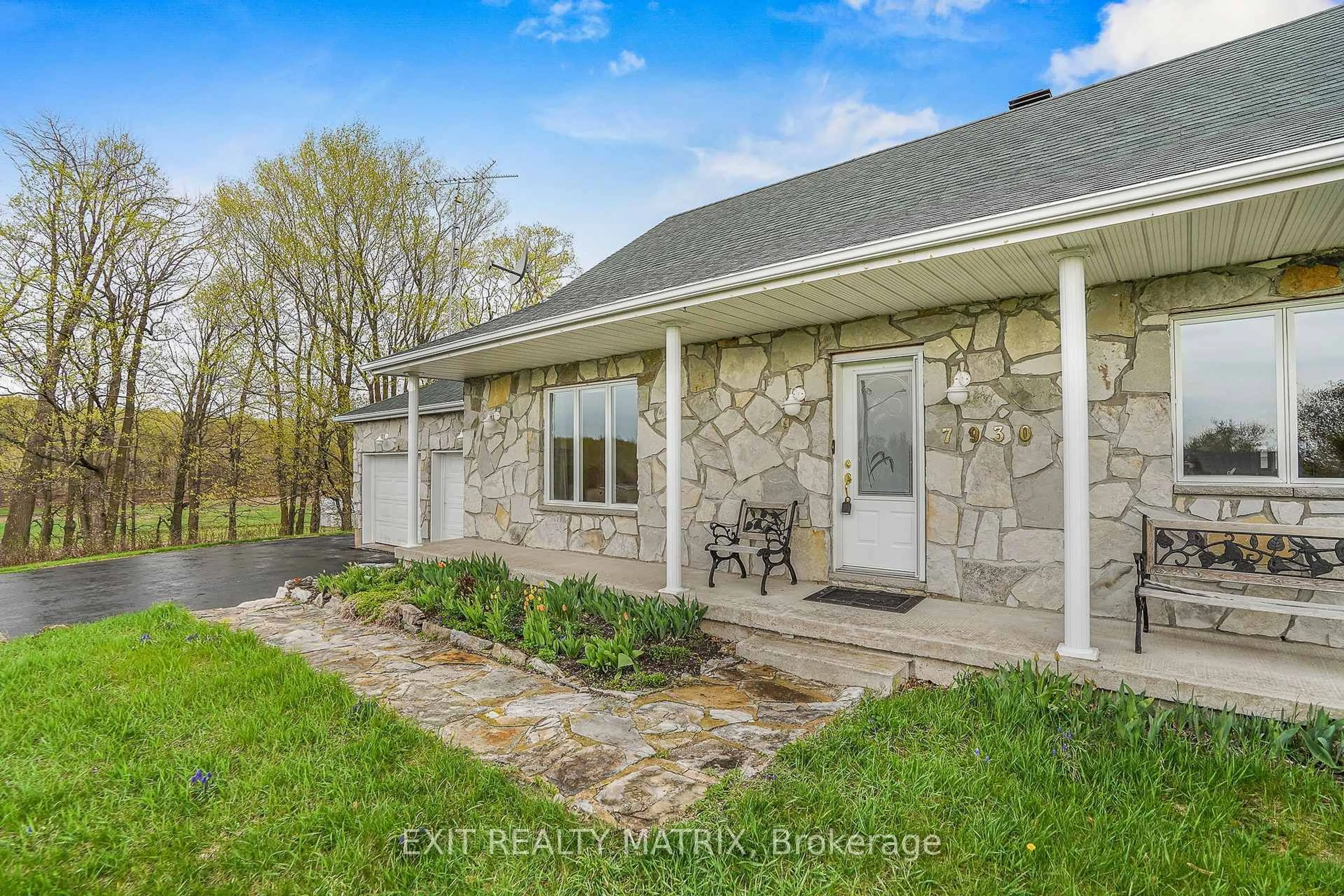 A pic from outside/outdoor area/front of a property/back of a property/a pic from drone, water/lake/river/ocean view for 7930 Arthur Lavigne St, East Hawkesbury Ontario K0B 1M0