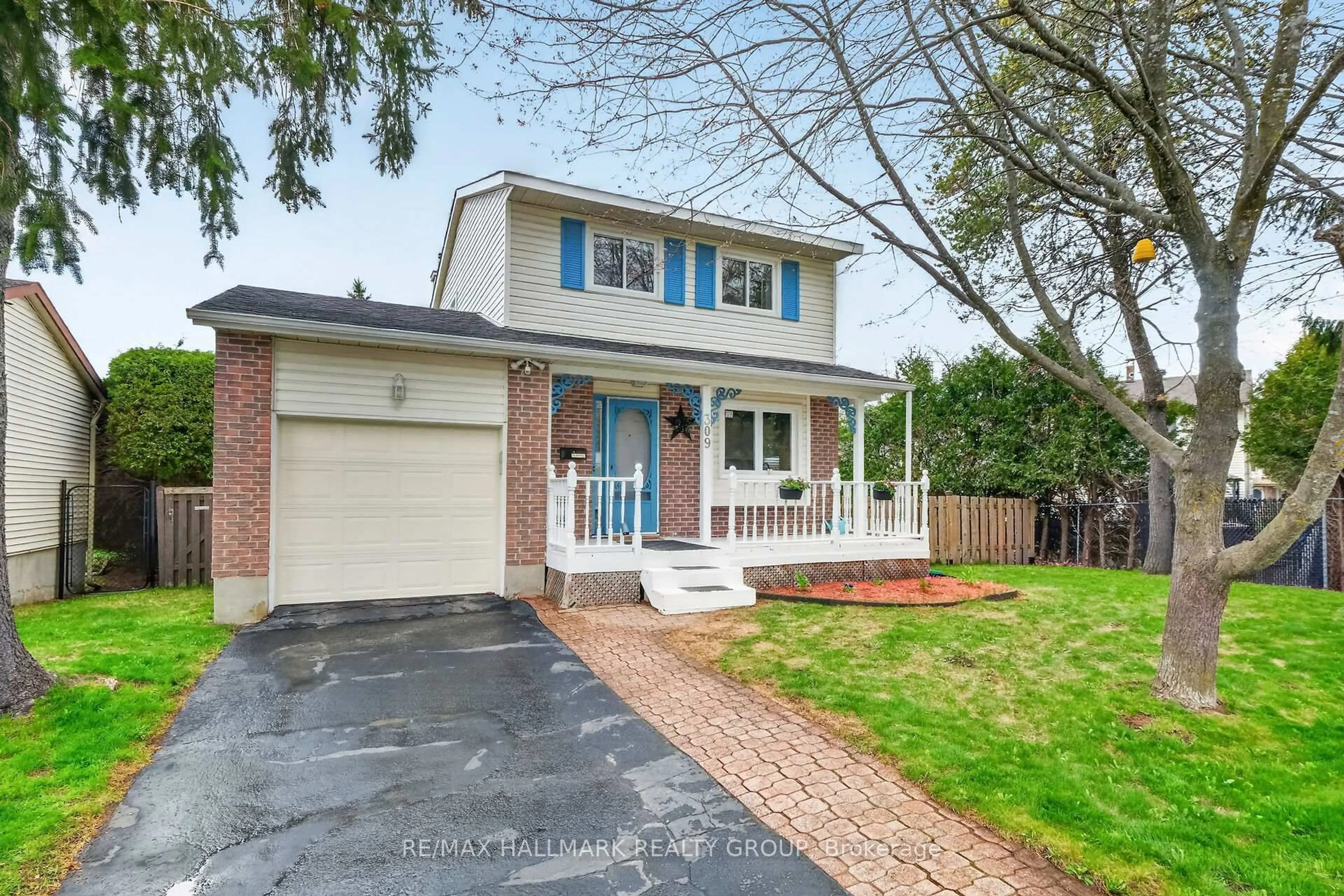 Home with brick exterior material, street for 309 Des Epinettes Ave, Orleans Ontario K1E 2P1