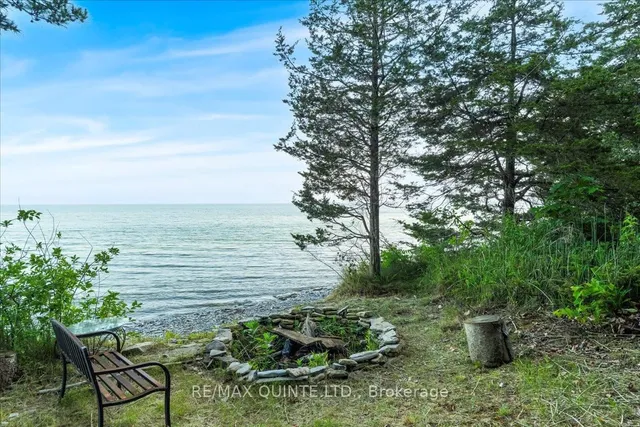 102 Dorenberg Lane, Prince Edward County 2