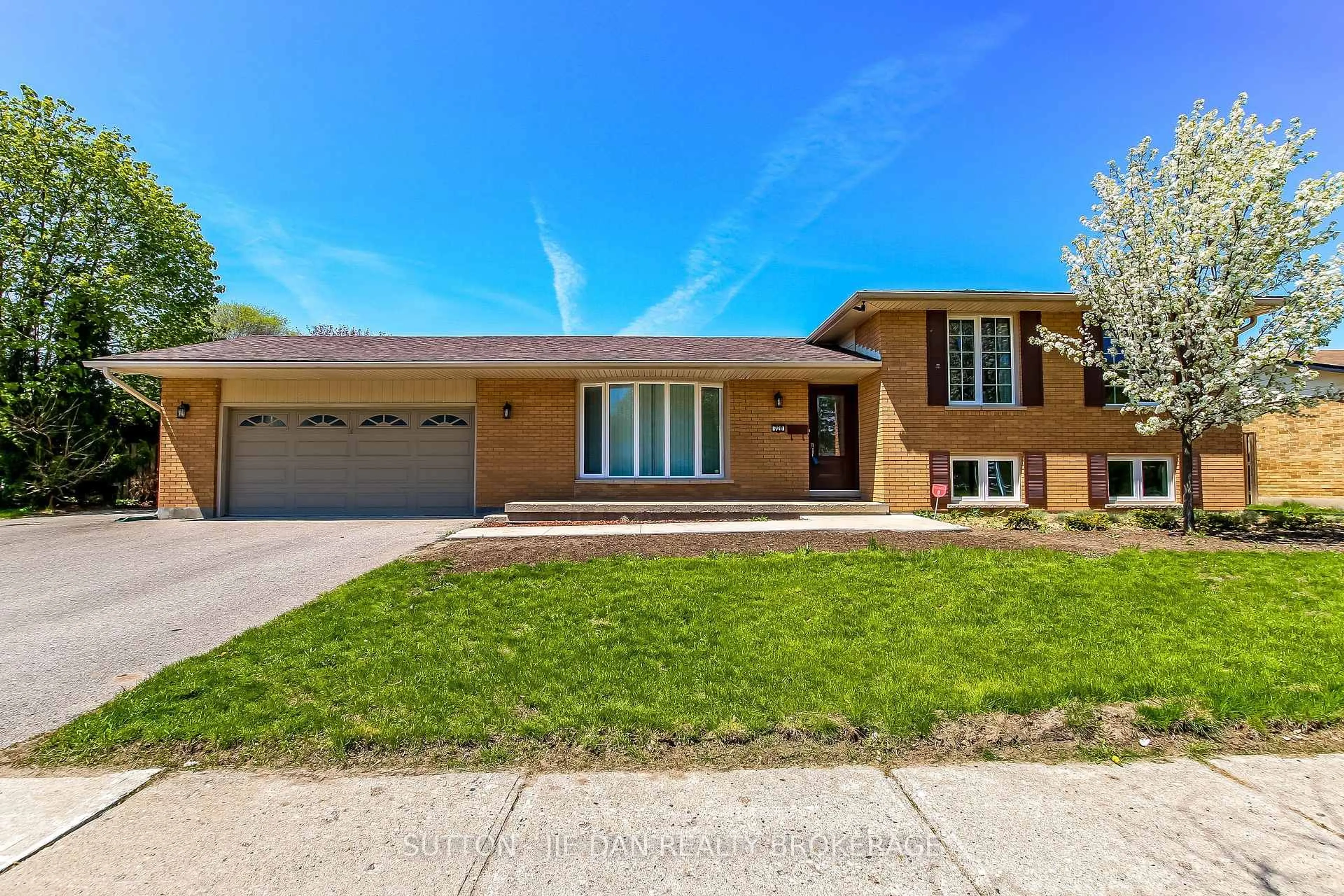 Home with brick exterior material, street for 720 GRENFELL Dr, London North Ontario N5X 2C5