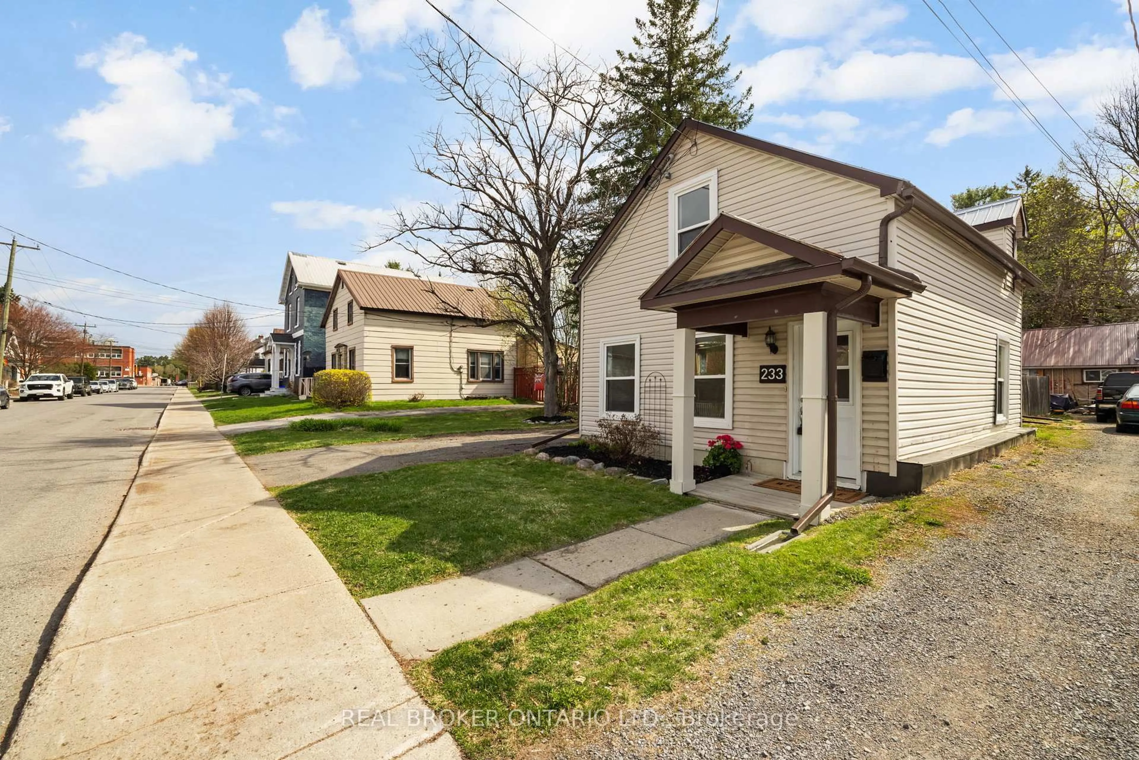 Unknown for 233 Bell St, Arnprior Ontario K7S 2R7
