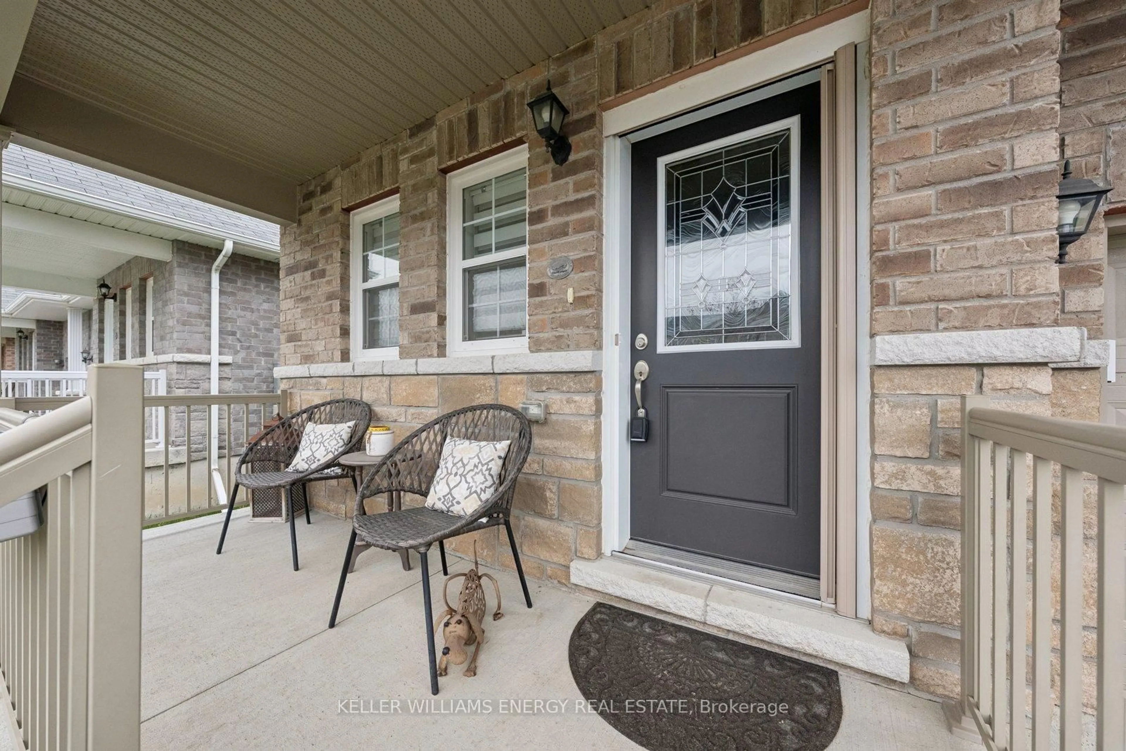 Indoor entryway for 286 Morgan St, Cobourg Ontario K9A 0L4