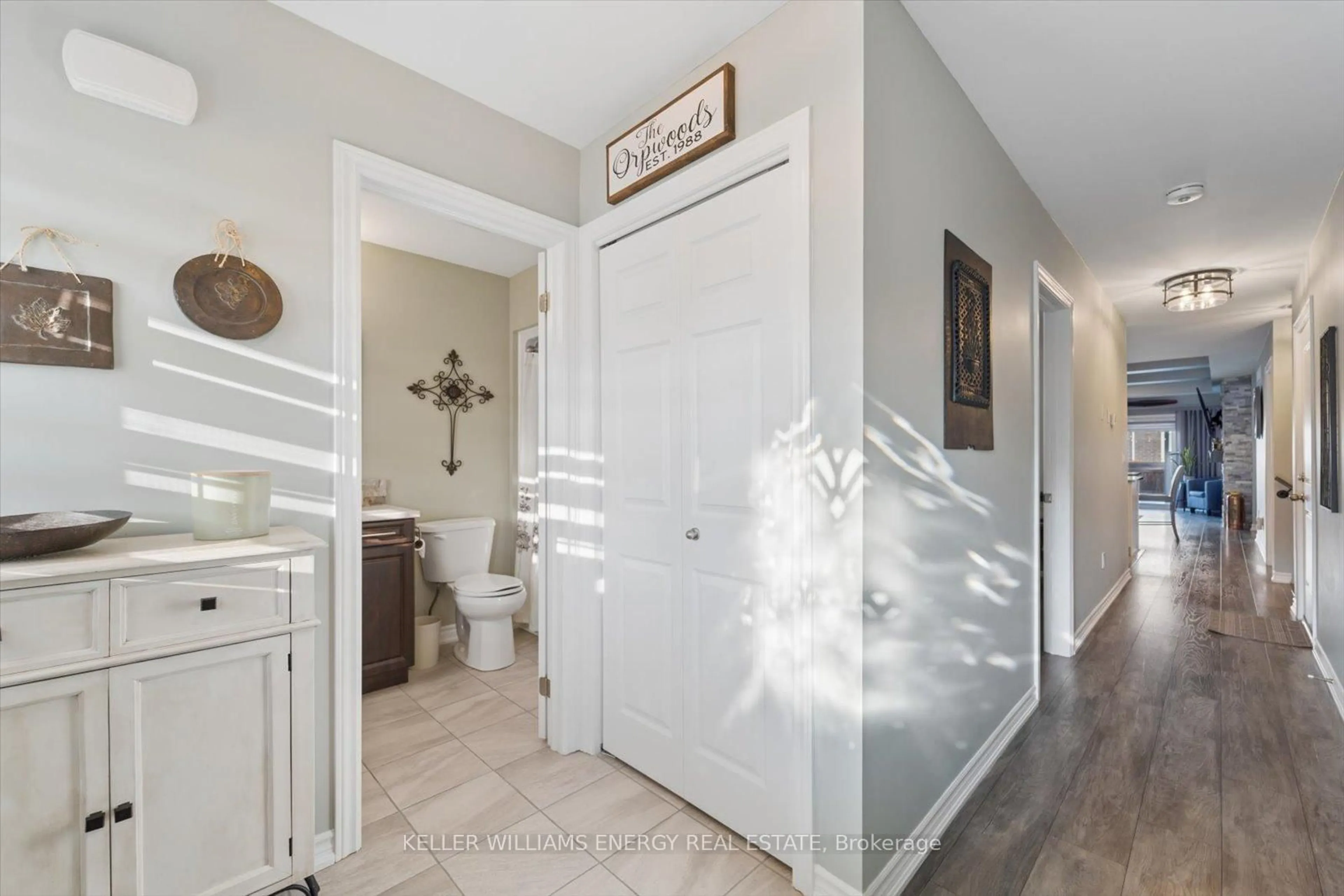 Indoor entryway for 286 Morgan St, Cobourg Ontario K9A 0L4