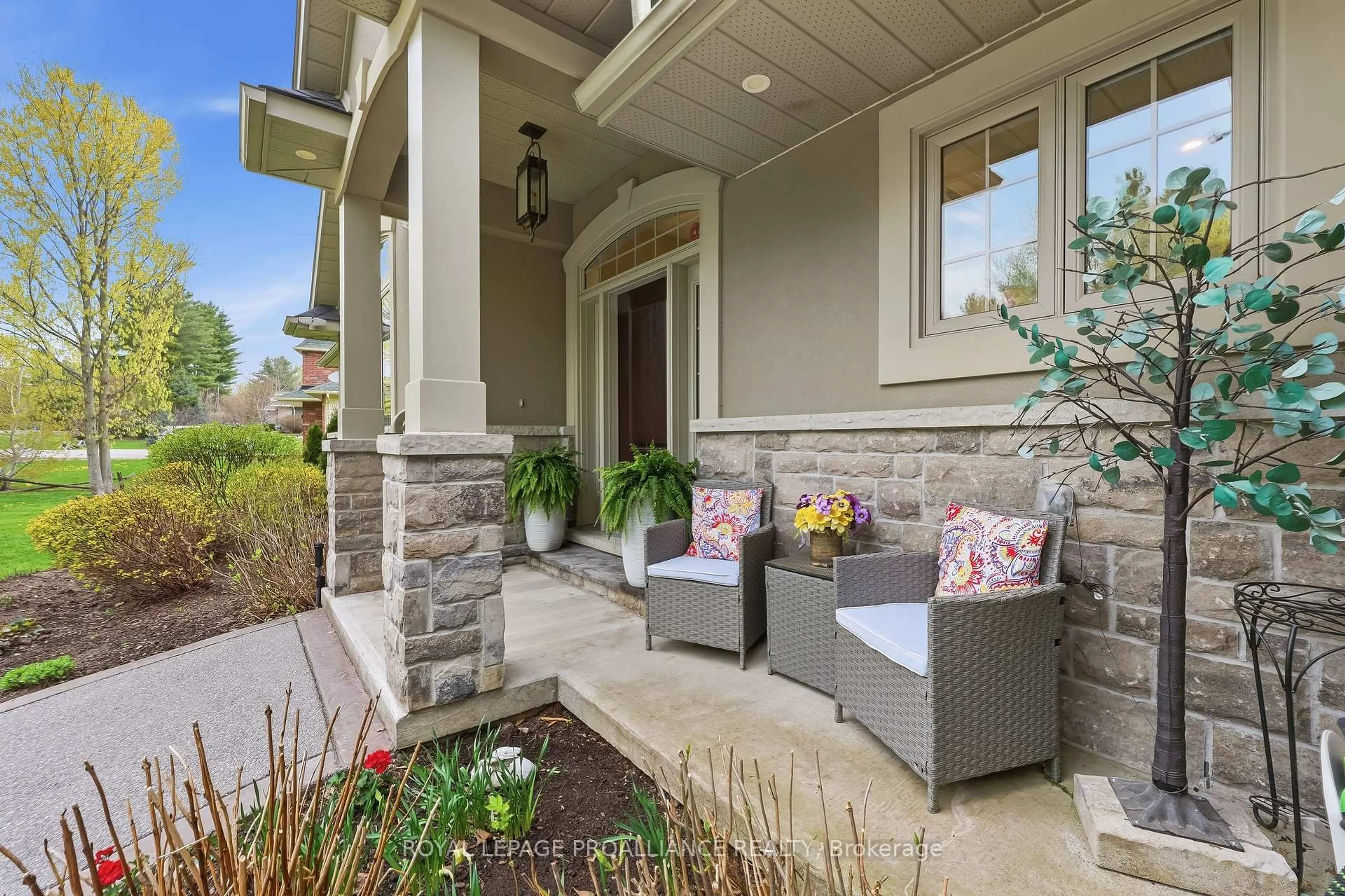 Patio, street for 1 Cardinal Crt, Quinte West Ontario K8V 5P6
