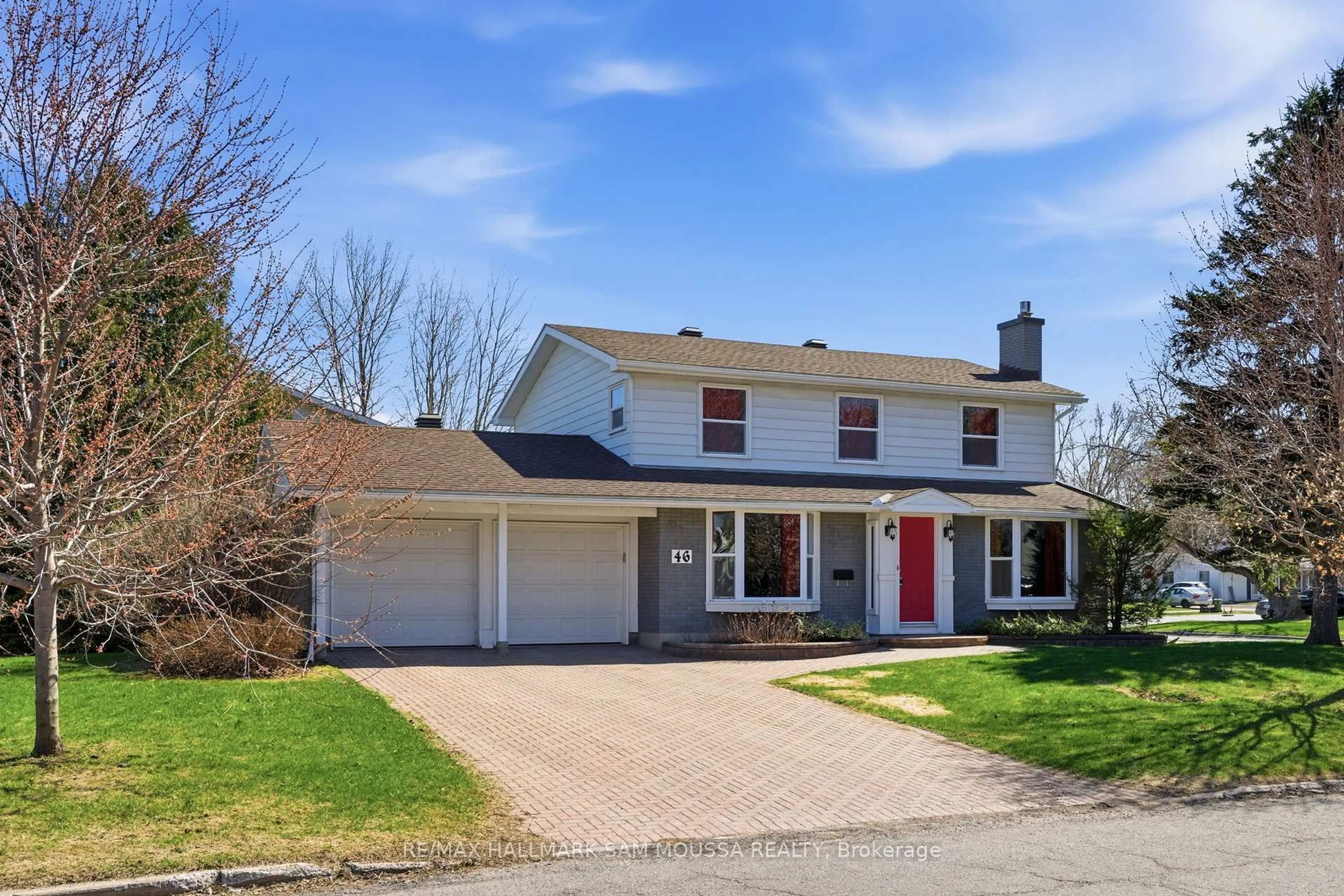Home with vinyl exterior material, street for 46 Seymour Ave, Ottawa Ontario K2E 6P2