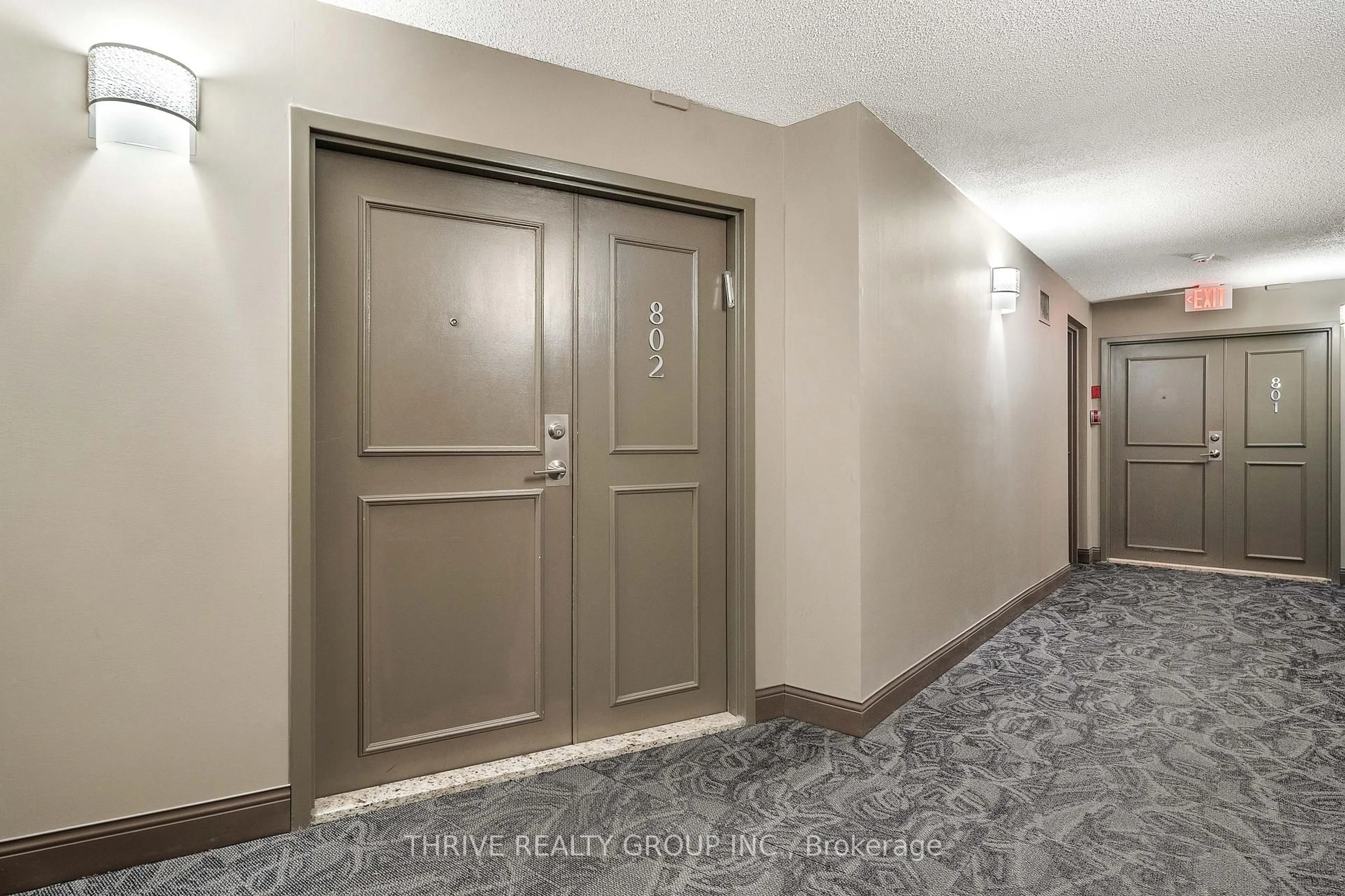 Indoor foyer for 500 Talbot St #802, London East Ontario N6A 2S3