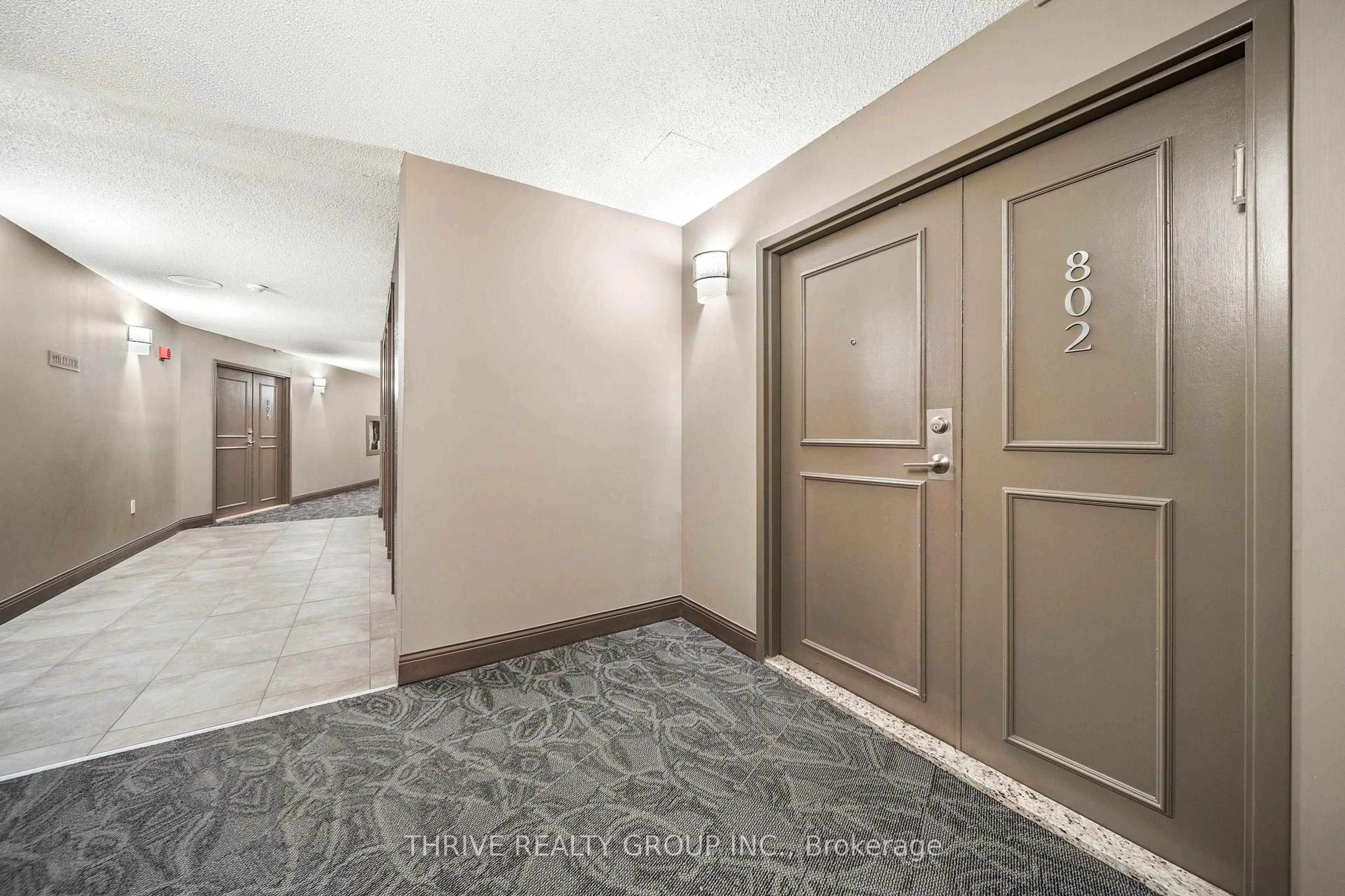 Indoor foyer for 500 Talbot St #802, London East Ontario N6A 2S3