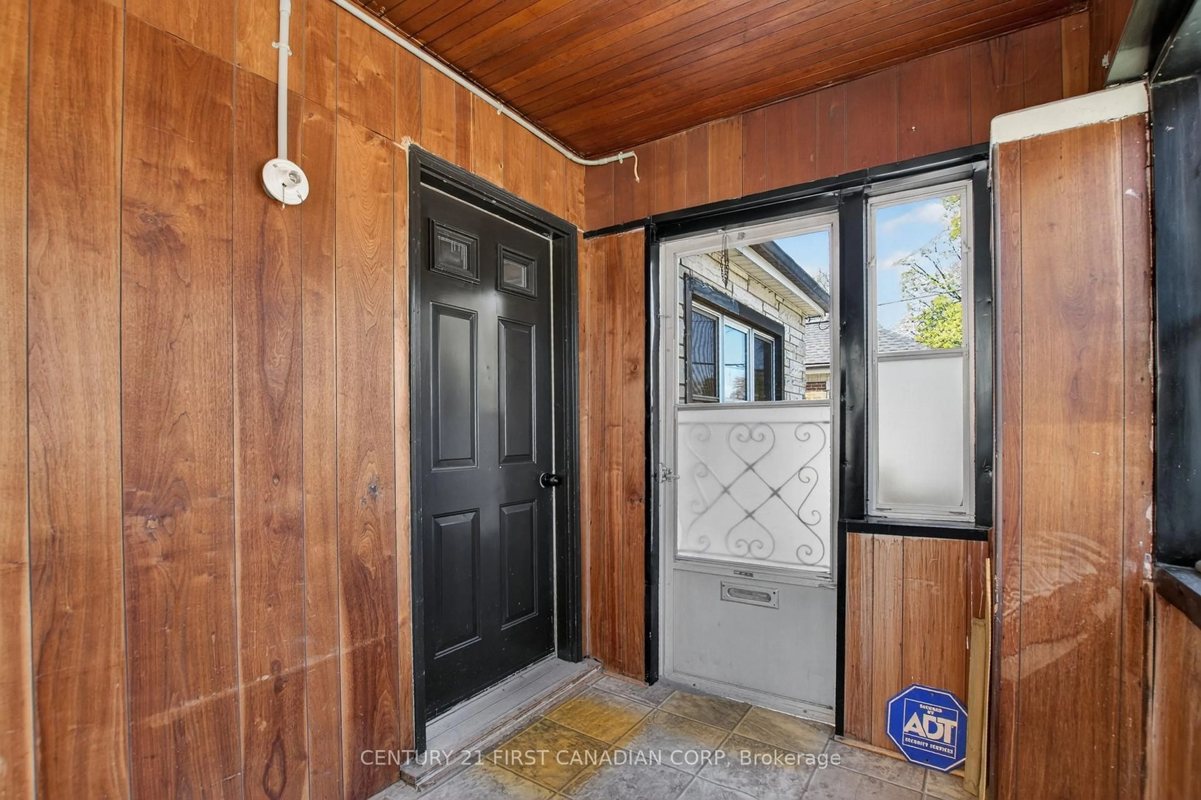 Indoor entryway for 57 Doulton St, London East Ontario N5W 2P8