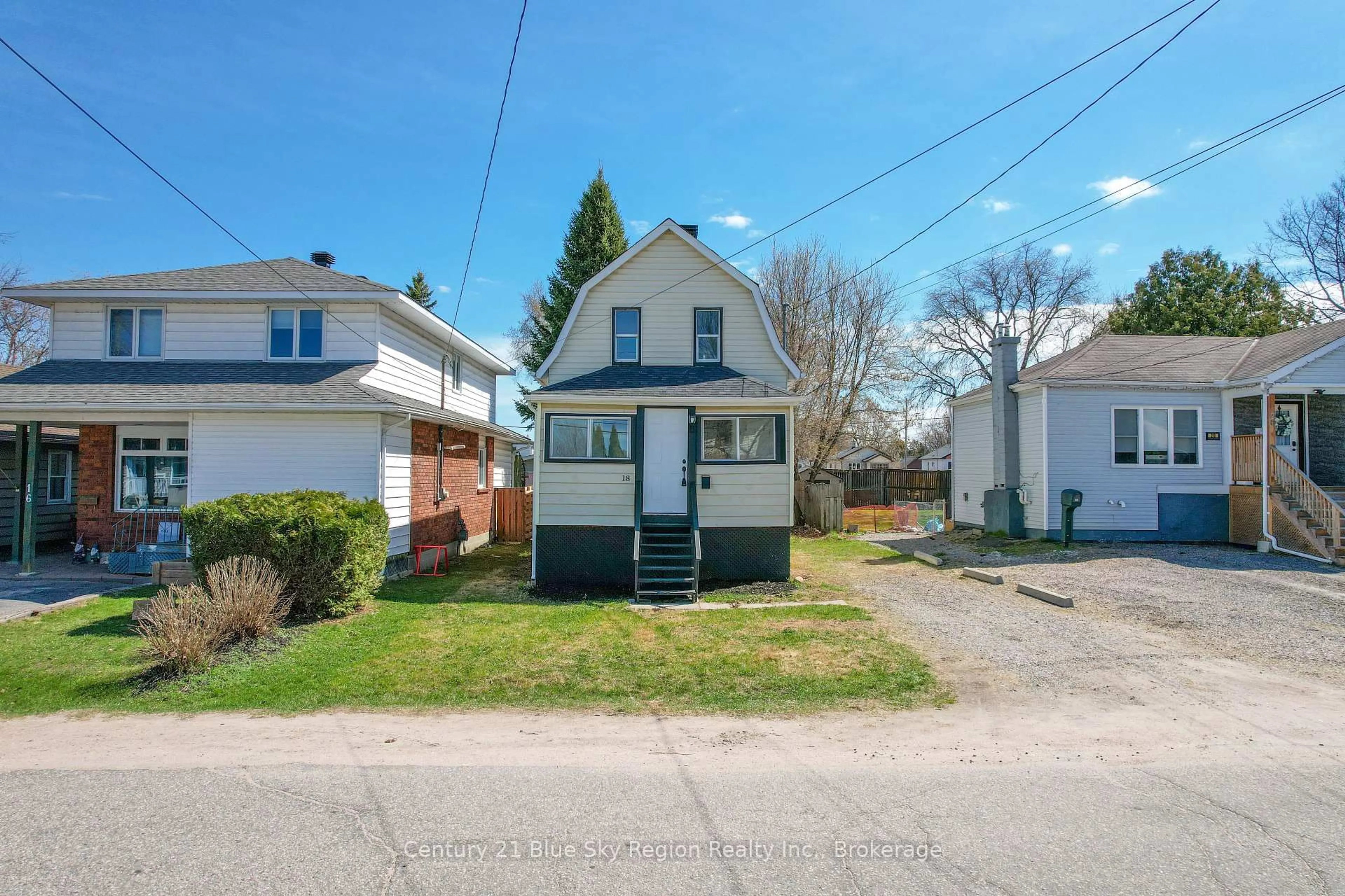 A pic from outside/outdoor area/front of a property/back of a property/a pic from drone, street for 18 Pollard Ave, North Bay Ontario P1A 1Z5