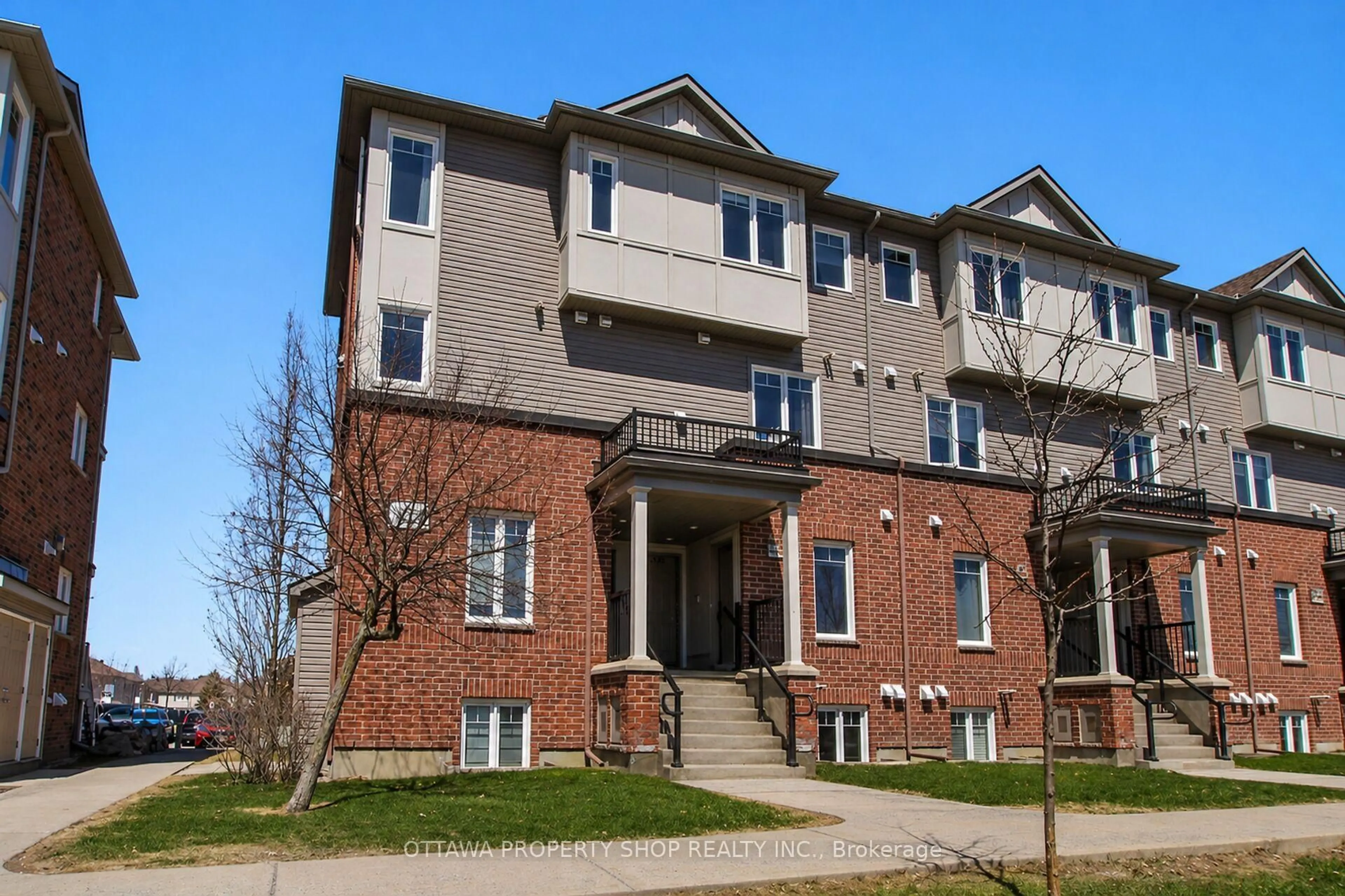 Home with brick exterior material, street for 3385 Cambrian Rd, Ottawa Ontario K2J 1S3