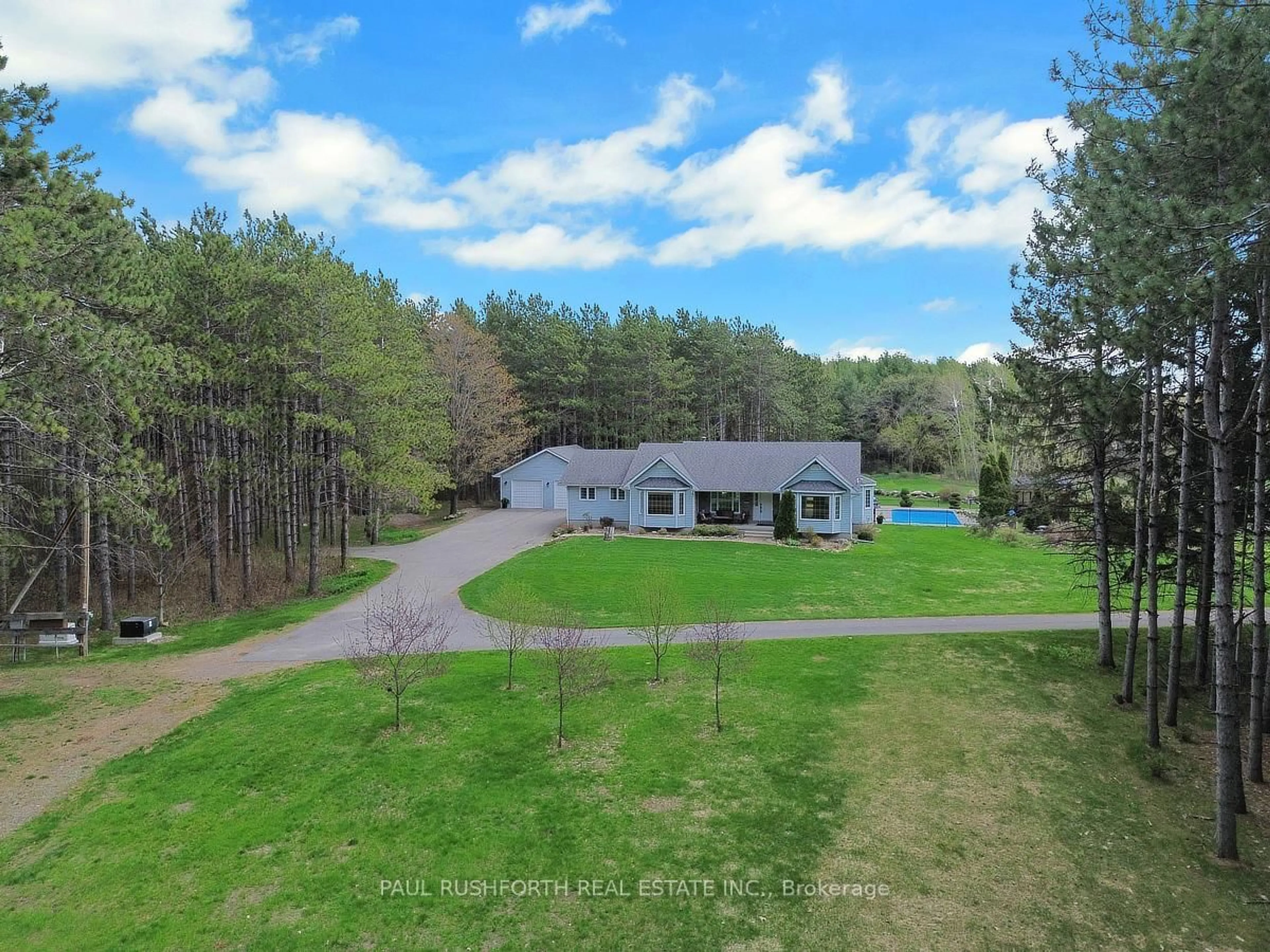 A pic from outside/outdoor area/front of a property/back of a property/a pic from drone, unknown for 3649 Stagecoach Rd, Osgoode Ontario K0A 2W0