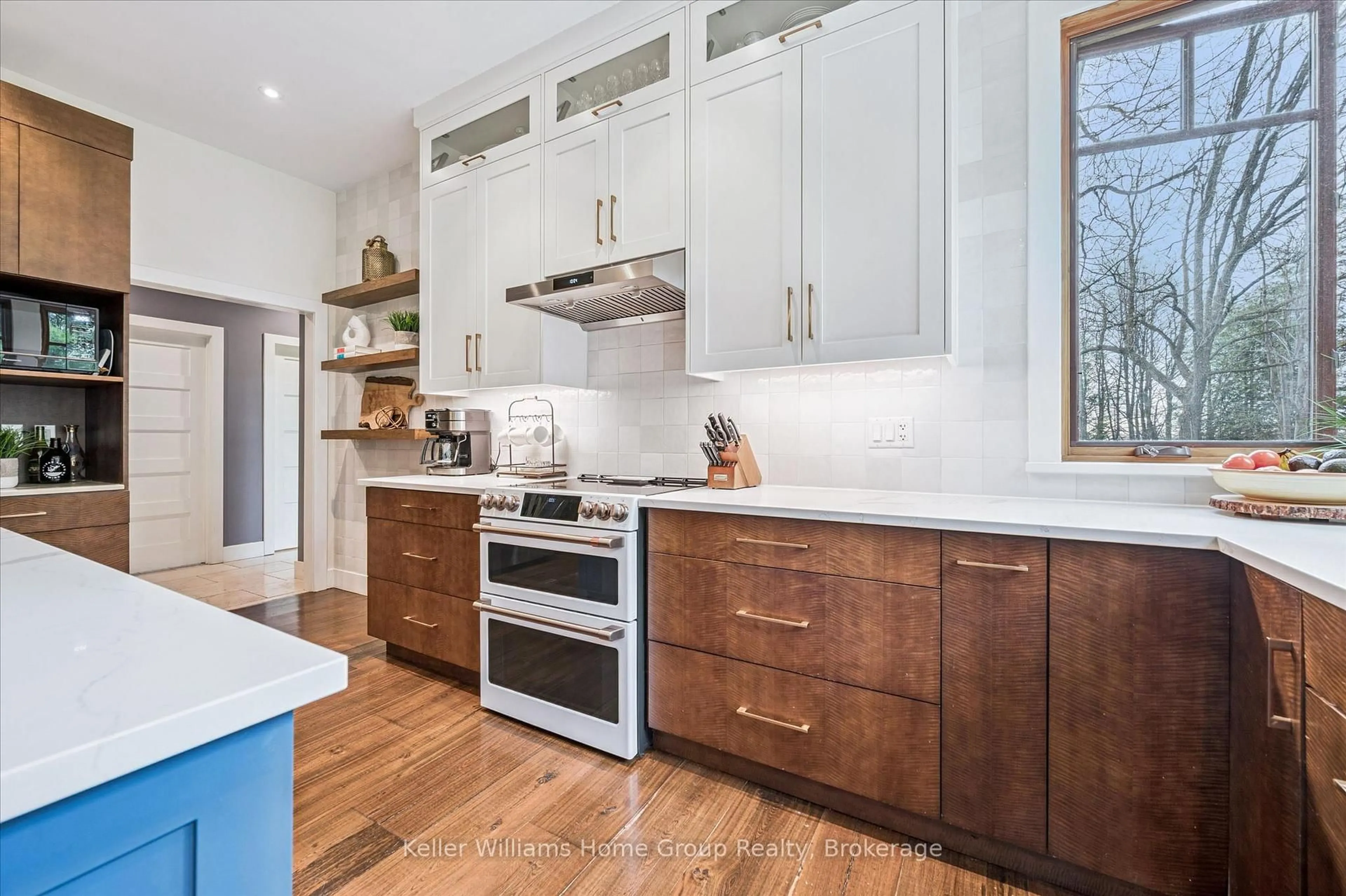 Open concept kitchen, unknown for 7708 Nichol Sideroad 15, Centre Wellington Ontario N1M 2W3