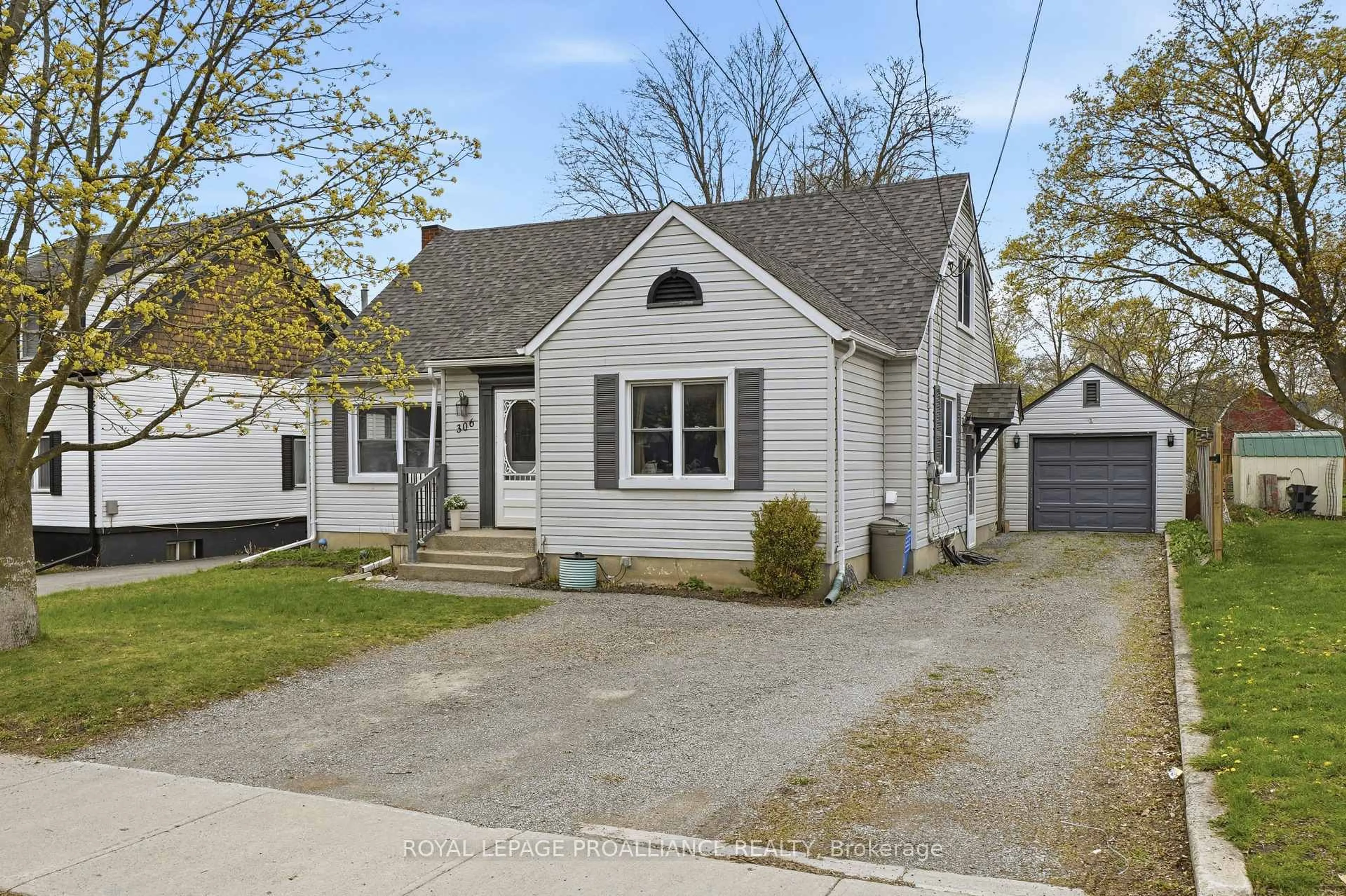 Home with vinyl exterior material, street for 306 Dufferin Ave, Belleville Ontario K8N 3X7
