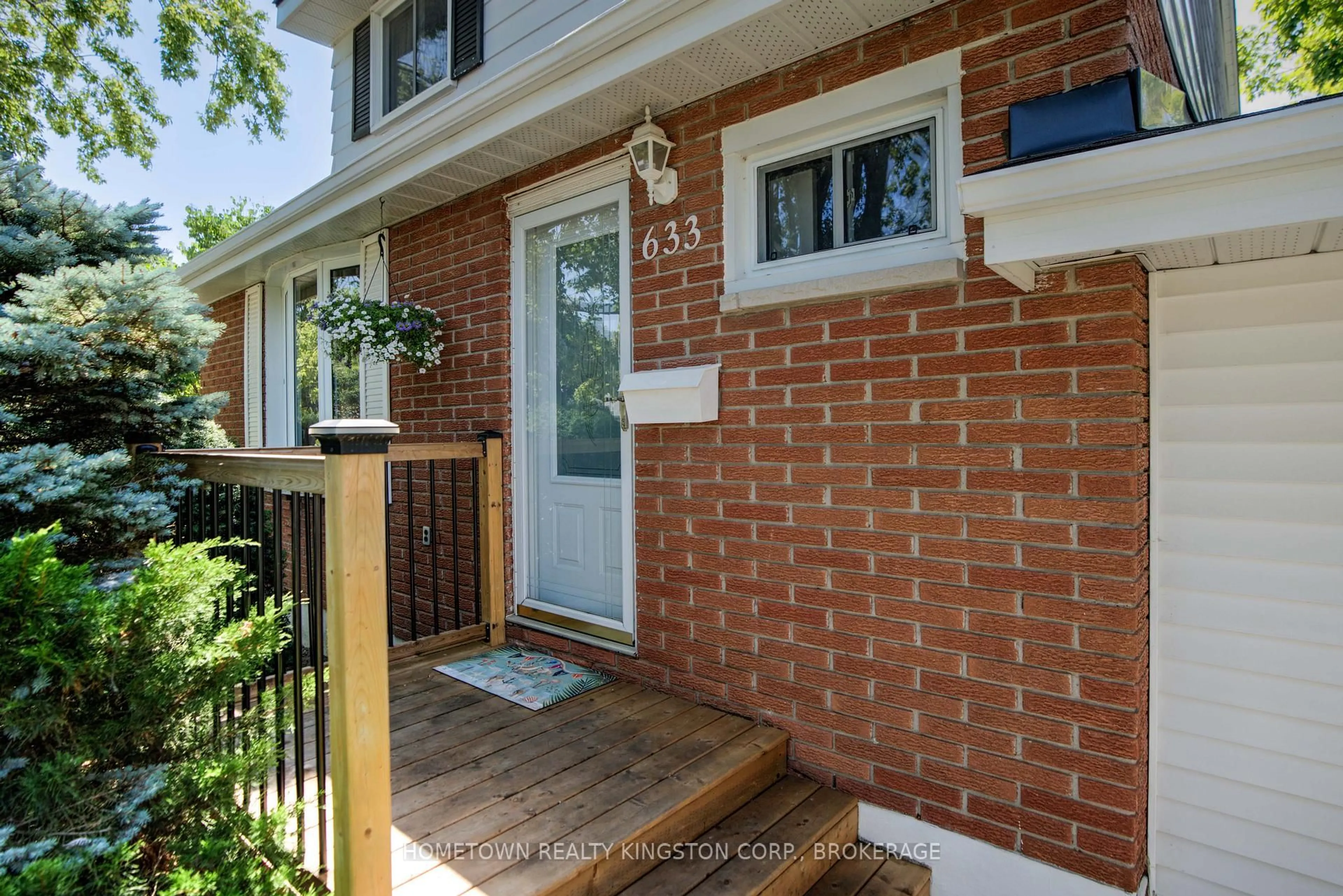 Home with brick exterior material, street for 633 Fleet St, Kingston Ontario K7M 5A4