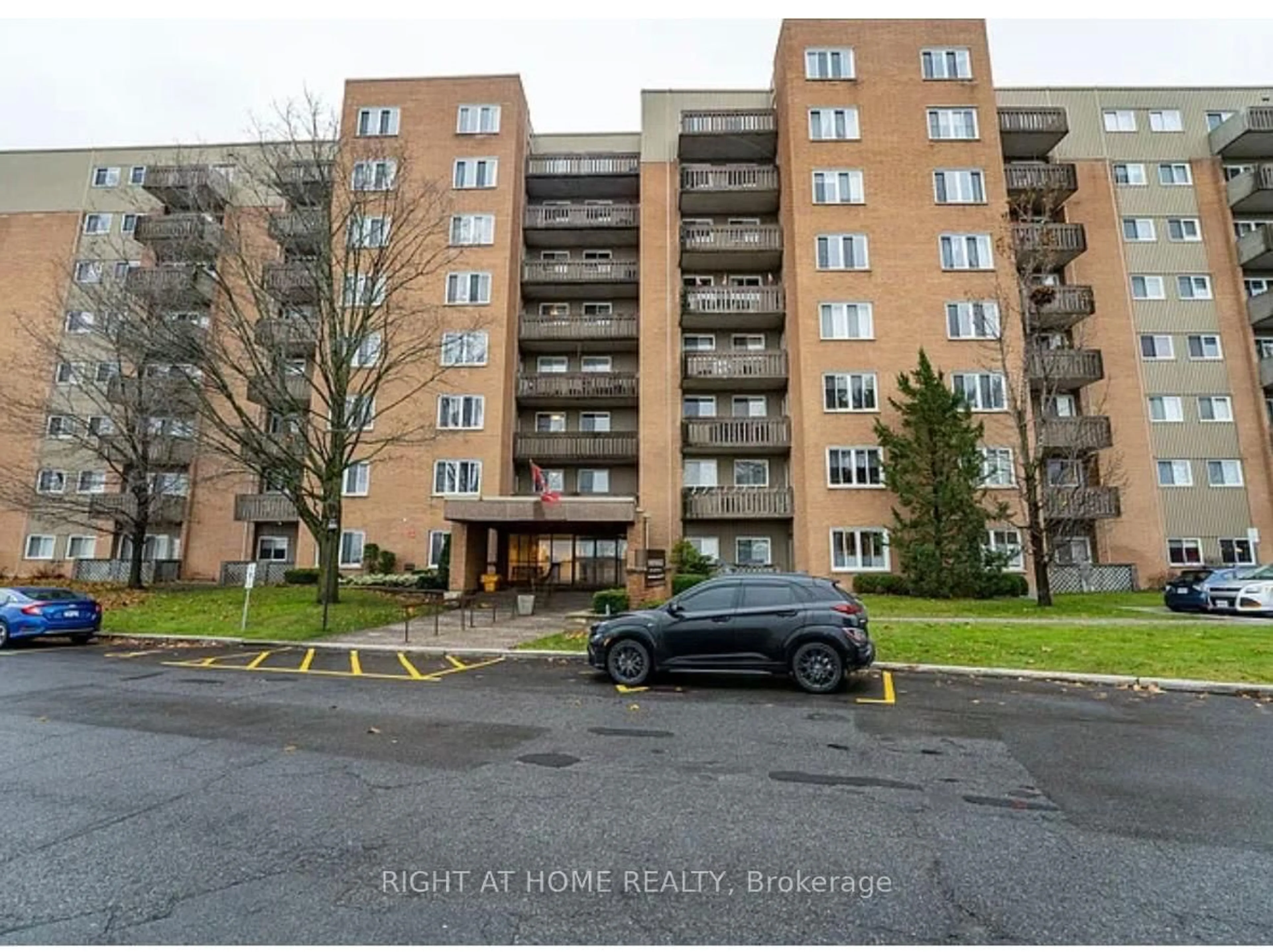A pic from outside/outdoor area/front of a property/back of a property/a pic from drone, street for 1599 LASSITER Terr #514, Ottawa Ontario K1J 8R6