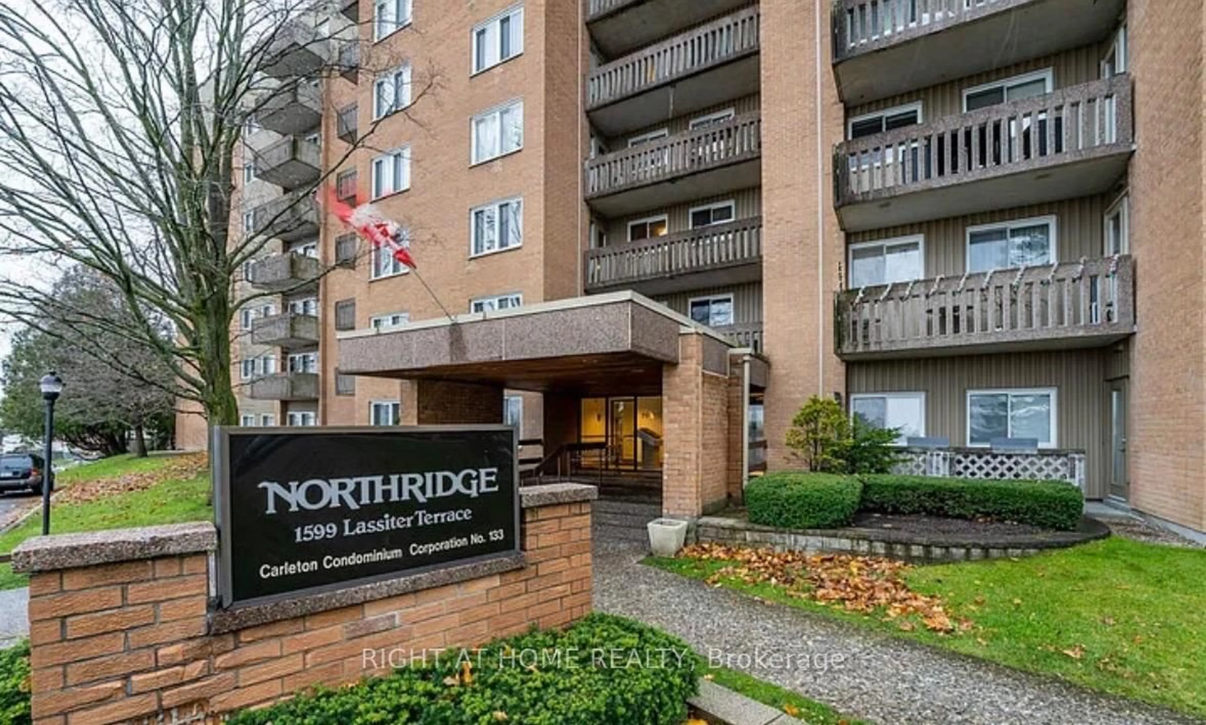 Indoor foyer for 1599 LASSITER Terr #514, Ottawa Ontario K1J 8R6