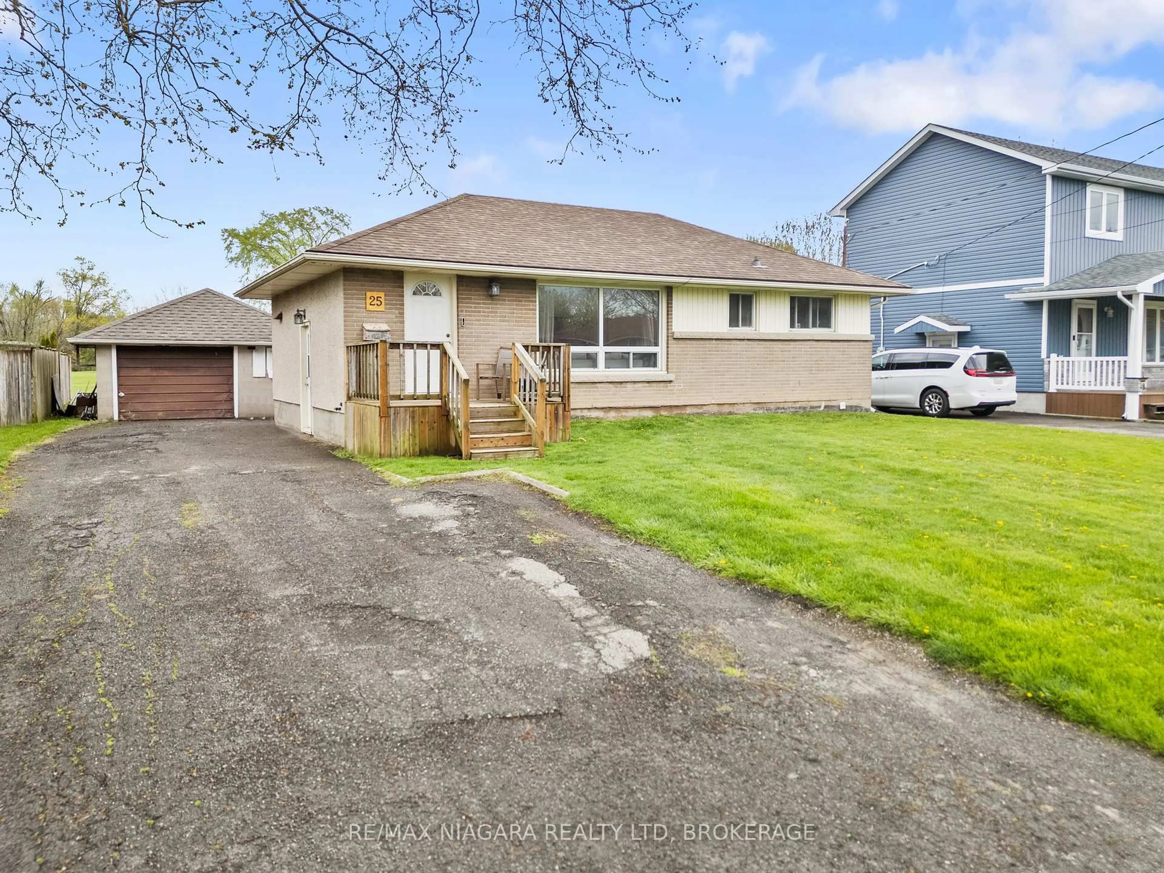 Unknown for 25 Bosnich Ave, Welland Ontario L3C 2W6
