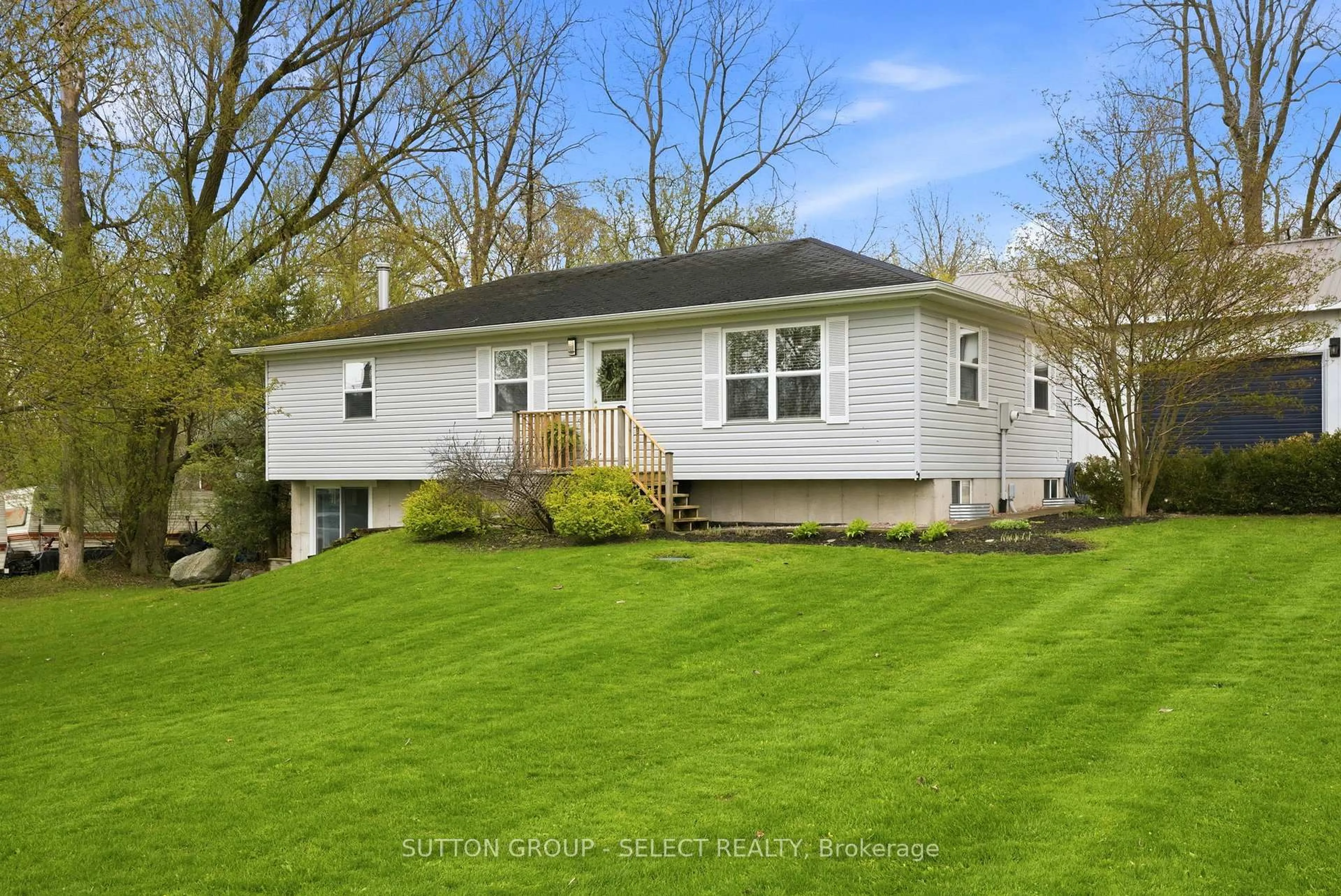 Home with vinyl exterior material, street for 41165 Kirkton Rd, South Huron Ontario N0M 1S5