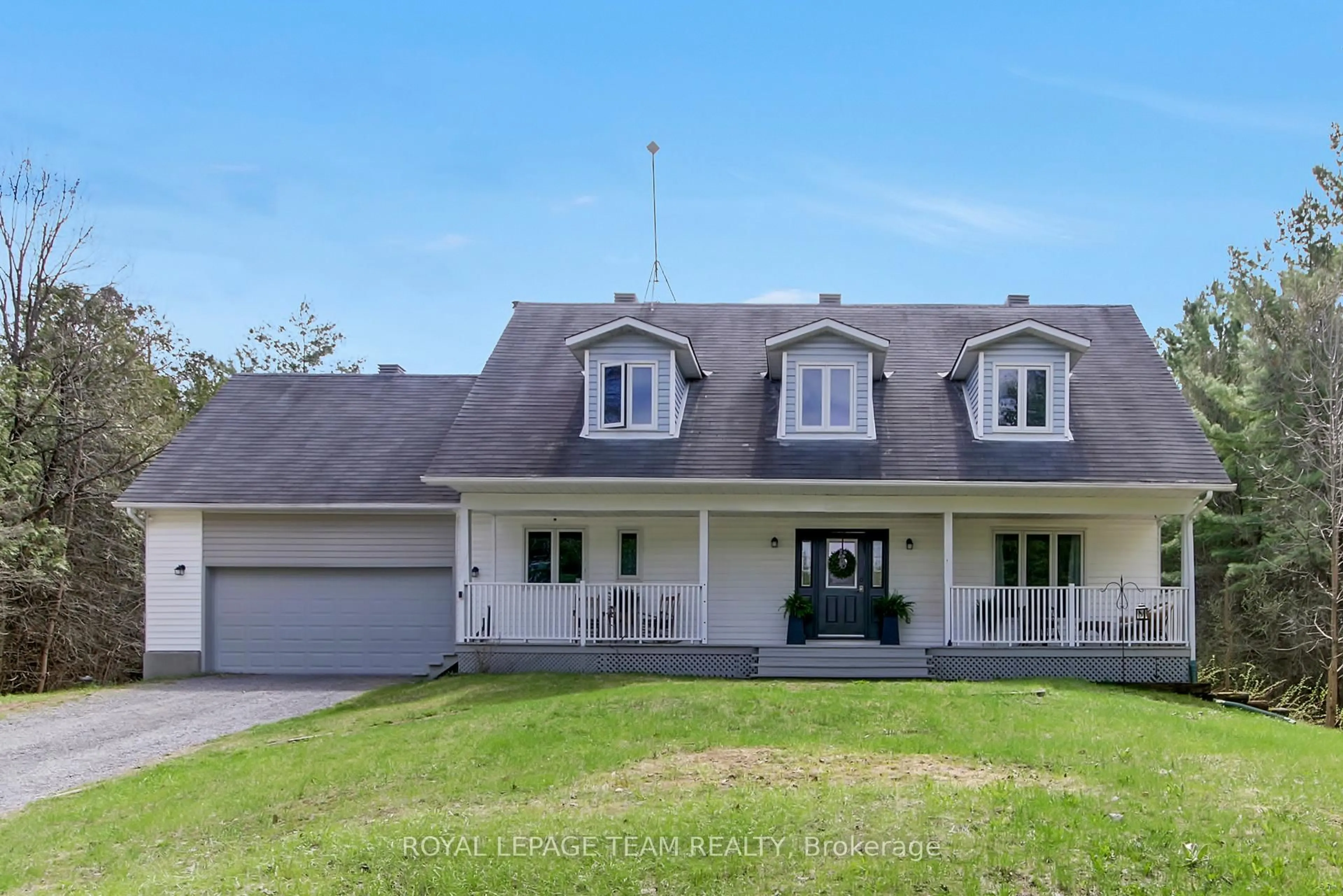 A pic from outside/outdoor area/front of a property/back of a property/a pic from drone, street for 1668 Kilmaurs Side Rd, Ottawa Ontario K0A 3M0