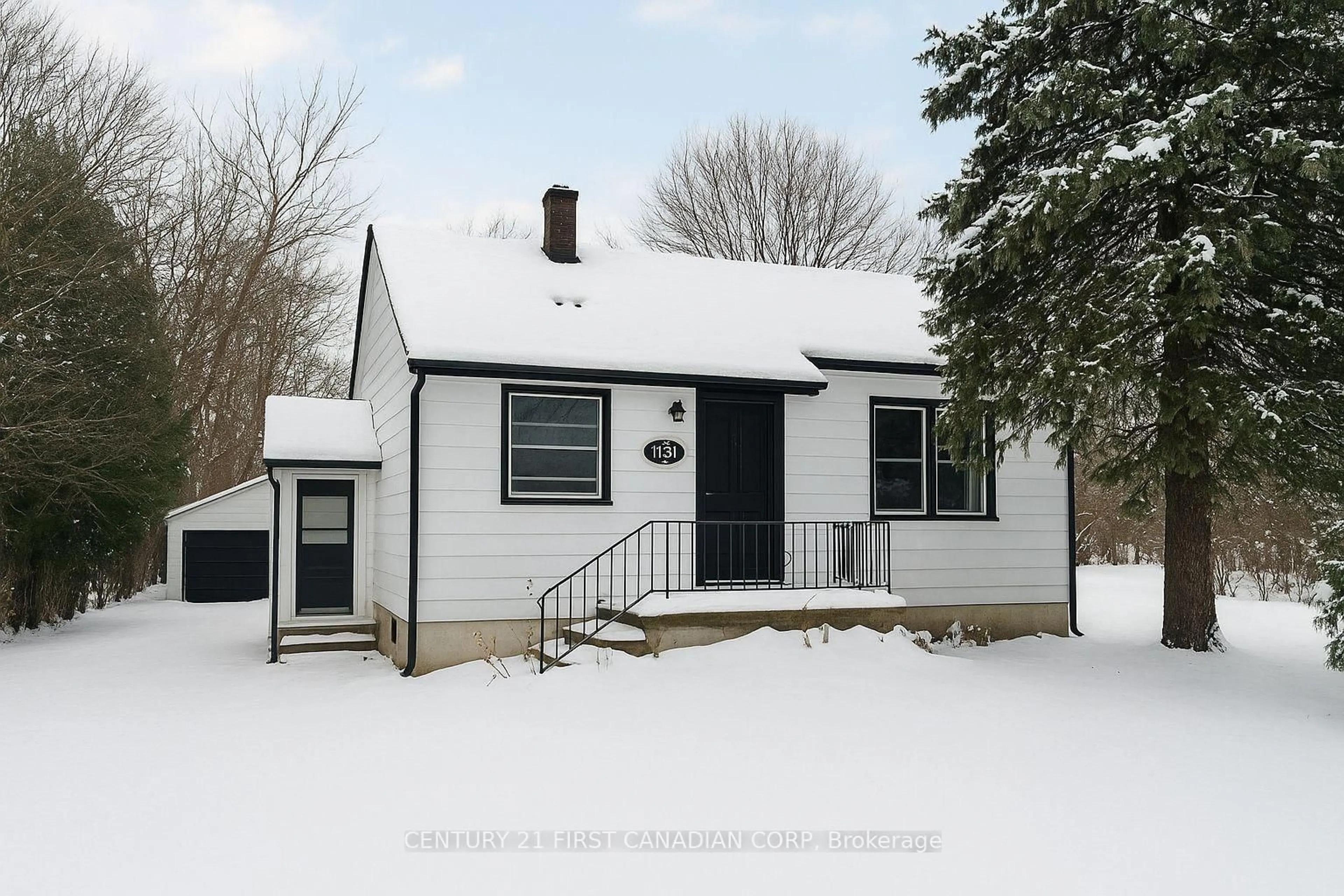 Home with vinyl exterior material, street for 1131 Crumlin Sdrd, London East Ontario N5V 1R6