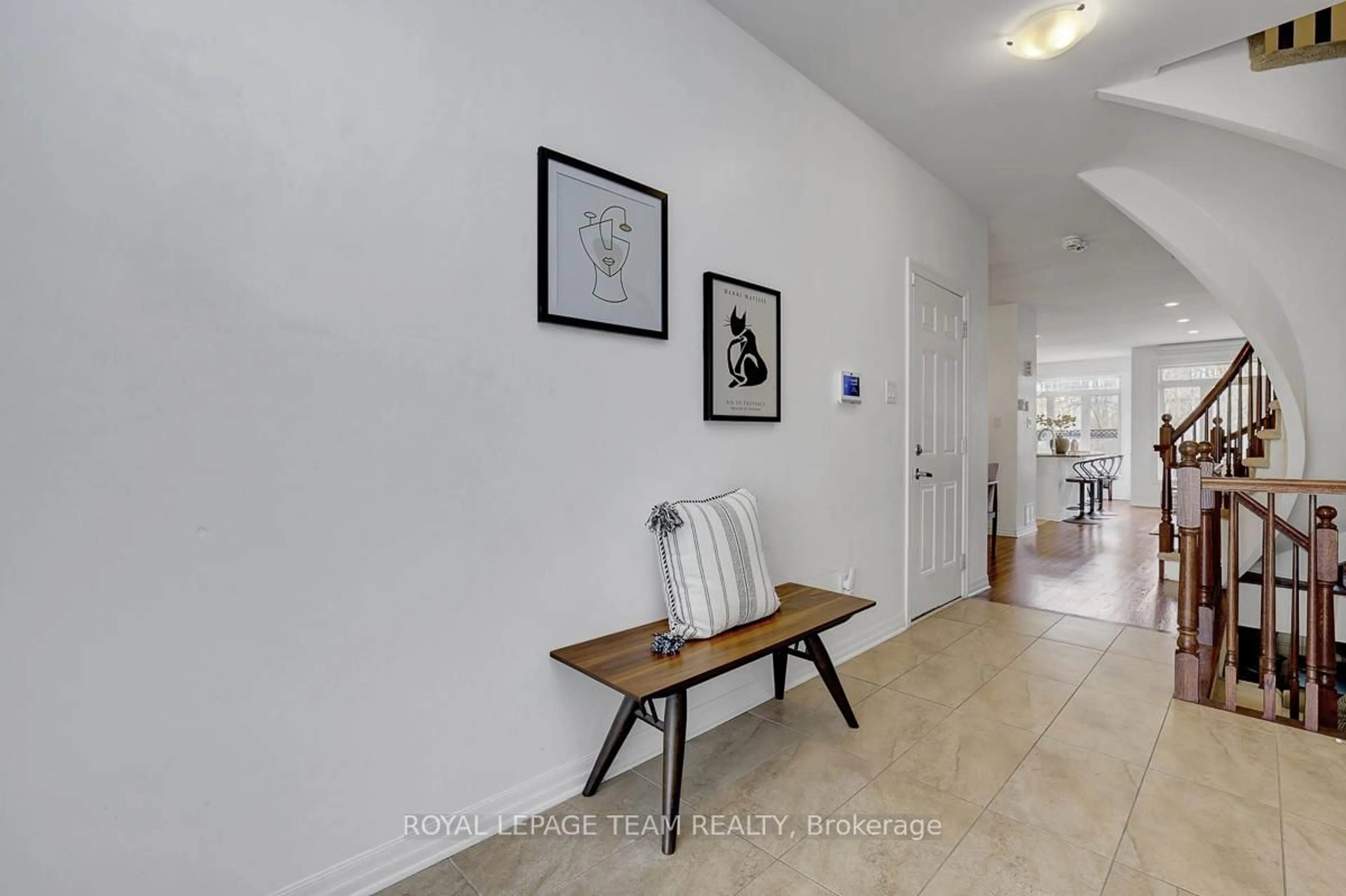 Indoor entryway for 114 Hawkeswood Dr, Ottawa Ontario K4M 0C1