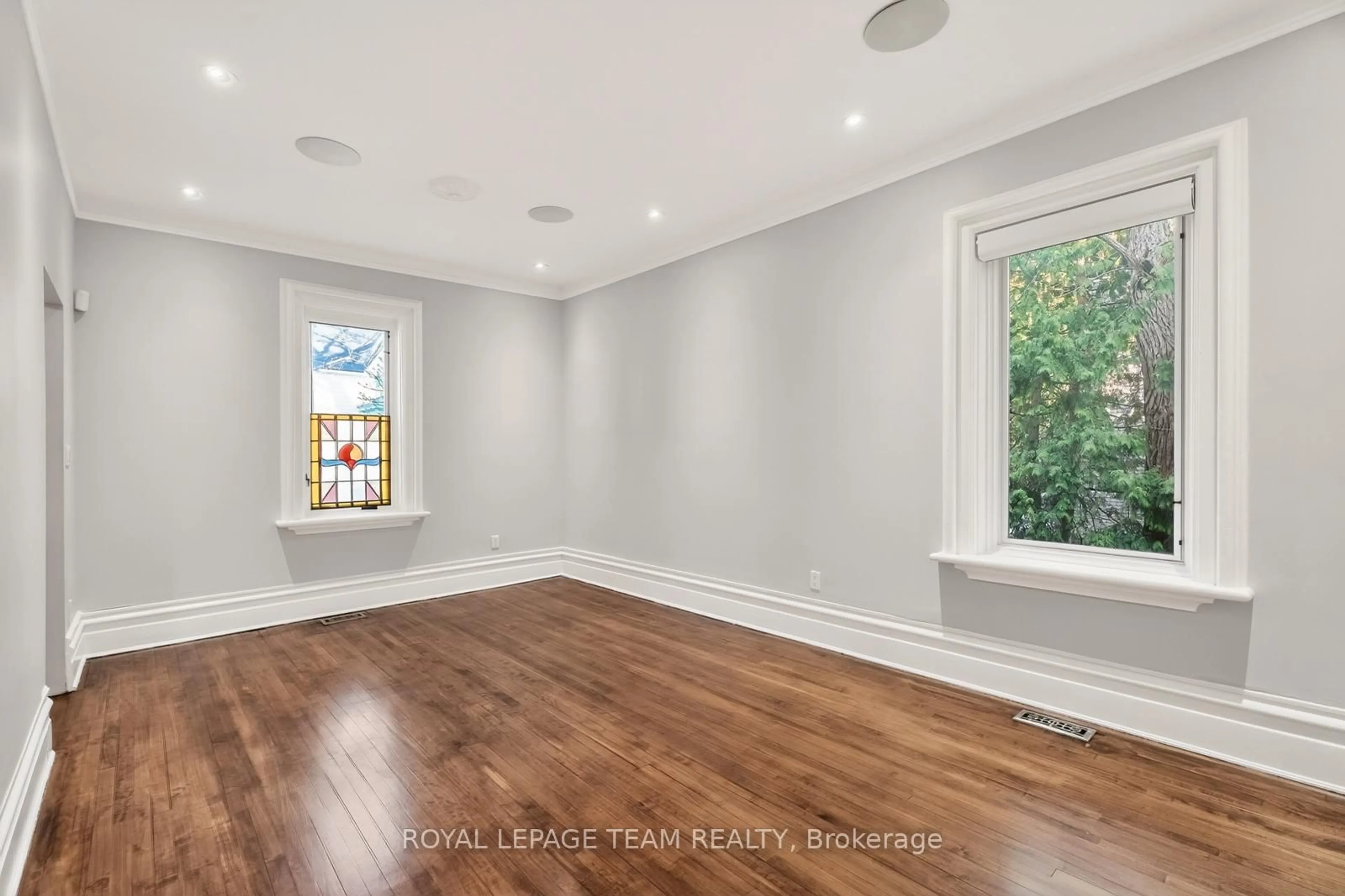 A pic of a room for 105 CRICHTON St, Ottawa Ontario K1M 1V8