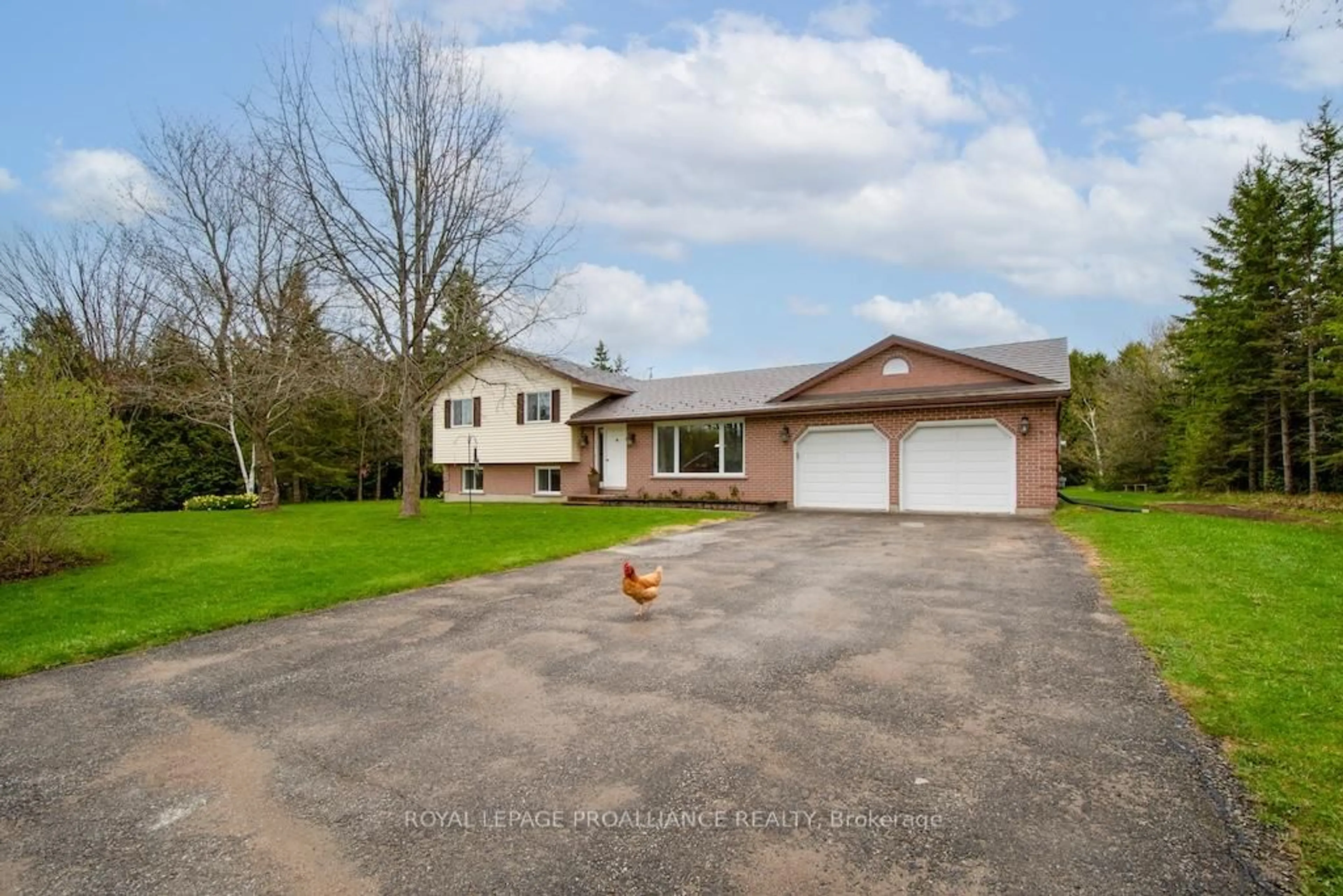 A pic from outside/outdoor area/front of a property/back of a property/a pic from drone, street for 1989 Darling Cres, Cavan Monaghan Ontario L0A 1C0