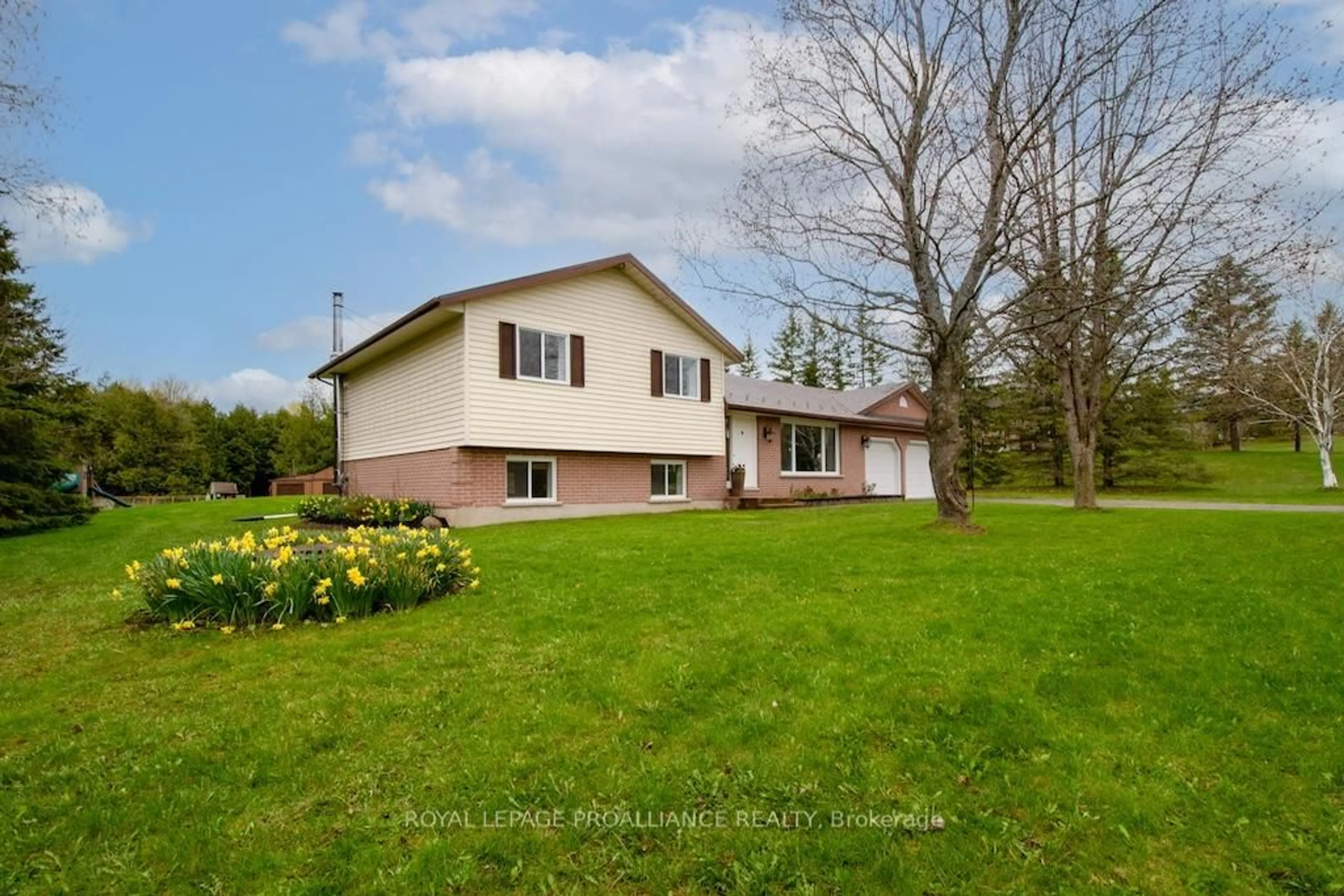 A pic from outside/outdoor area/front of a property/back of a property/a pic from drone, water/lake/river/ocean view for 1989 Darling Cres, Cavan Monaghan Ontario L0A 1C0