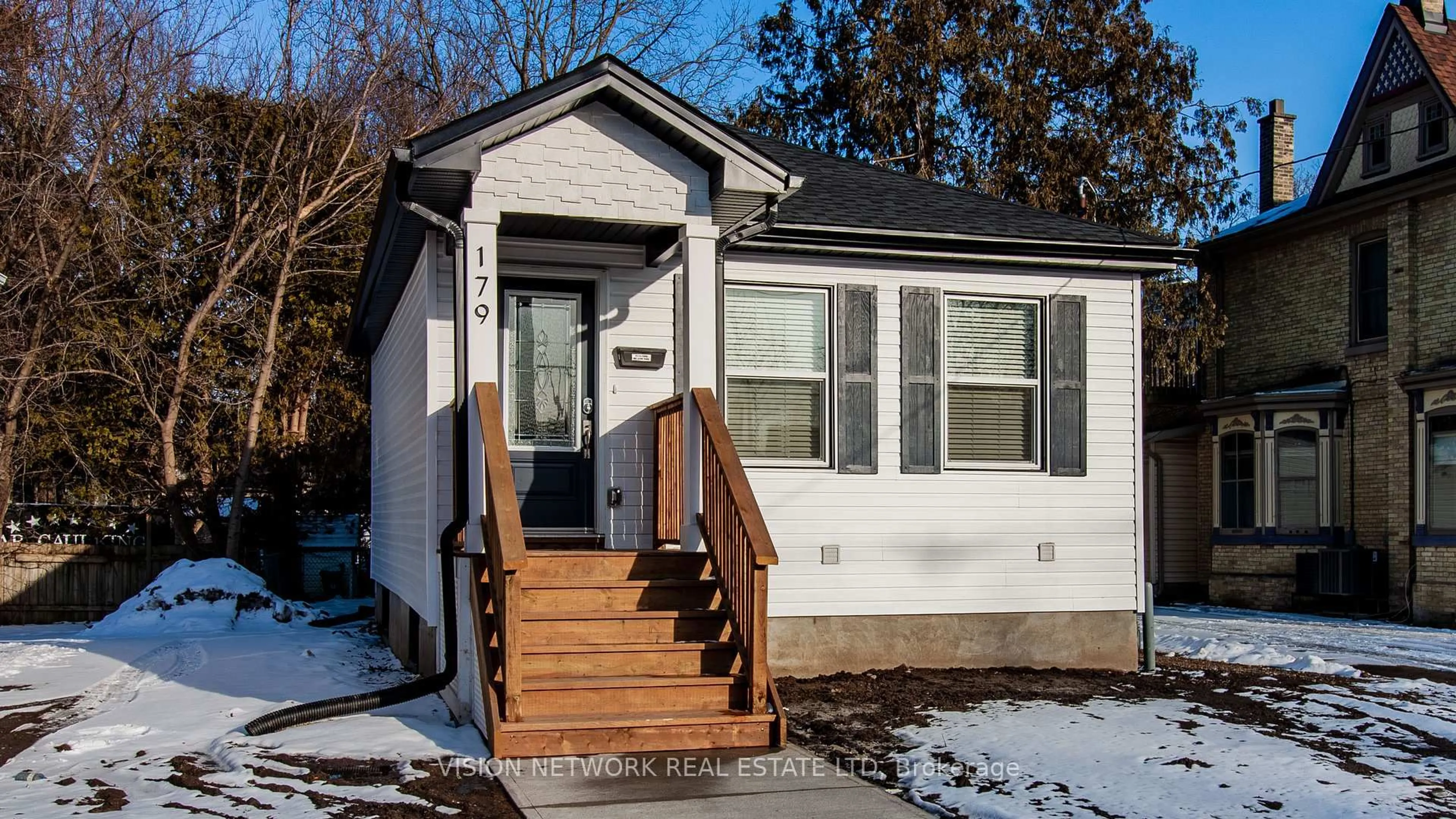 Home with vinyl exterior material, street for 179 Wharncliffe Rd, London North Ontario N6H 2B1