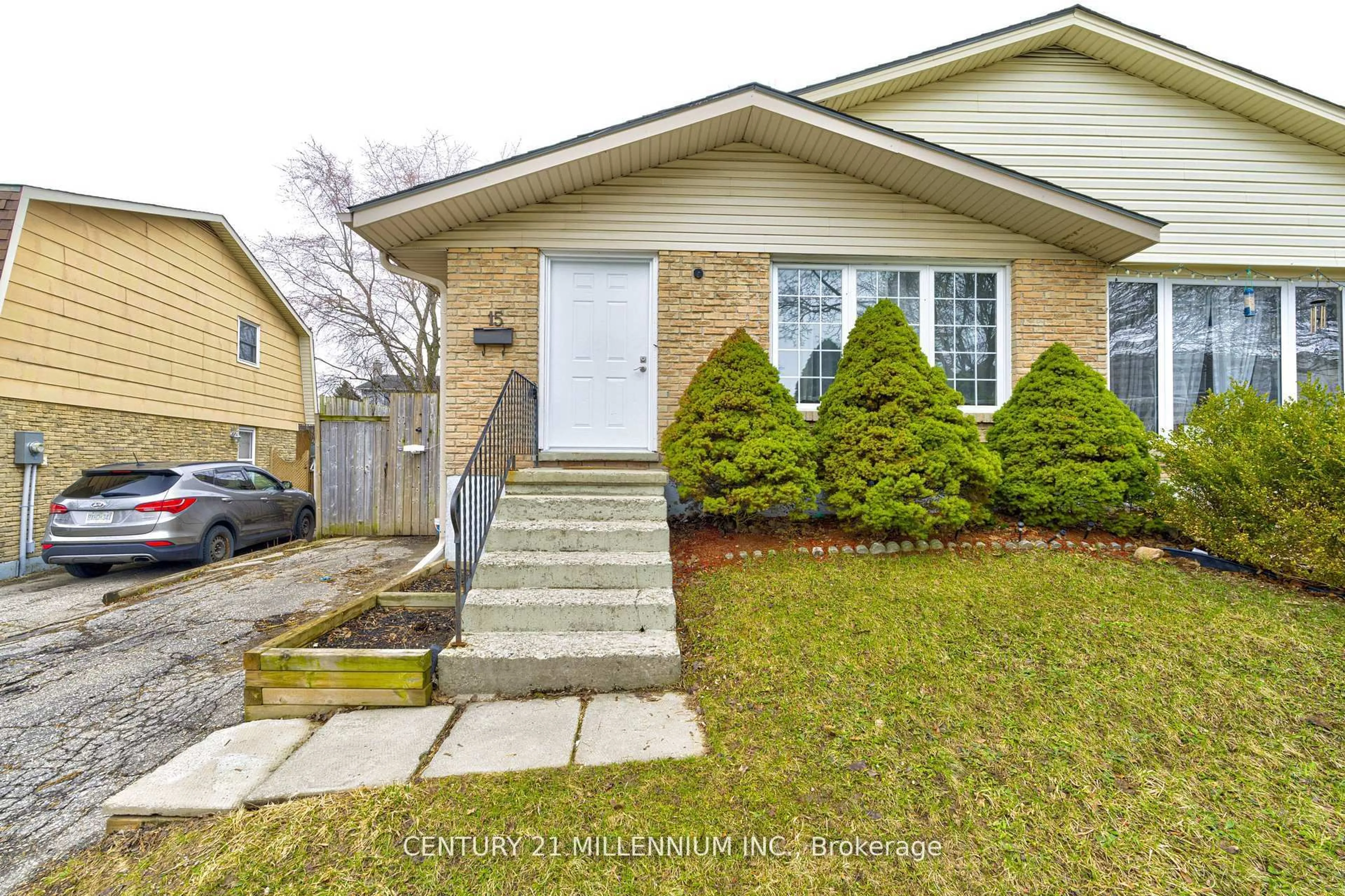 Unknown for 15 Northview Heights Dr, Cambridge Ontario N1R 6Z9