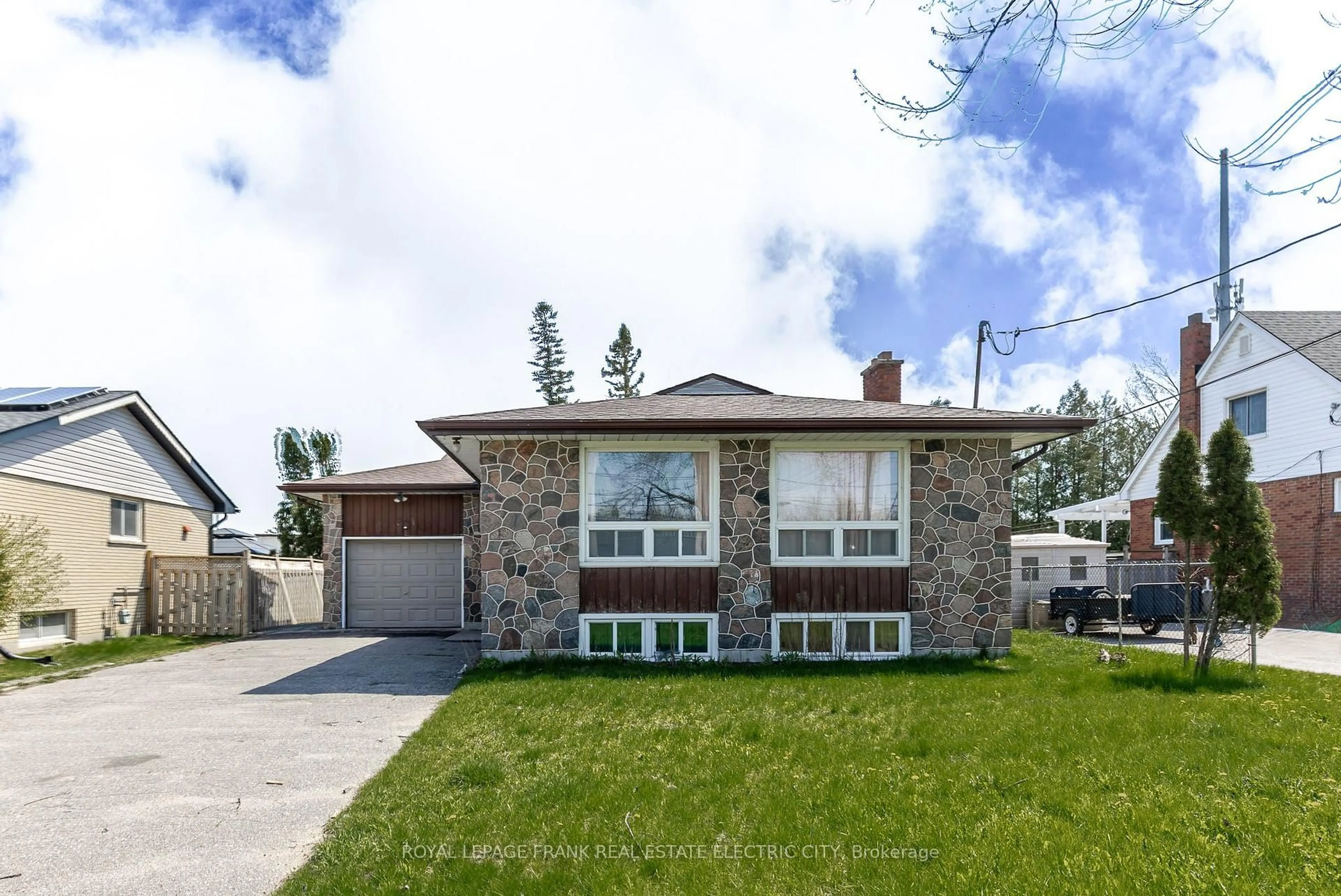 Home with brick exterior material, street for 941 Crawford Dr, Peterborough Ontario K9J 3X1